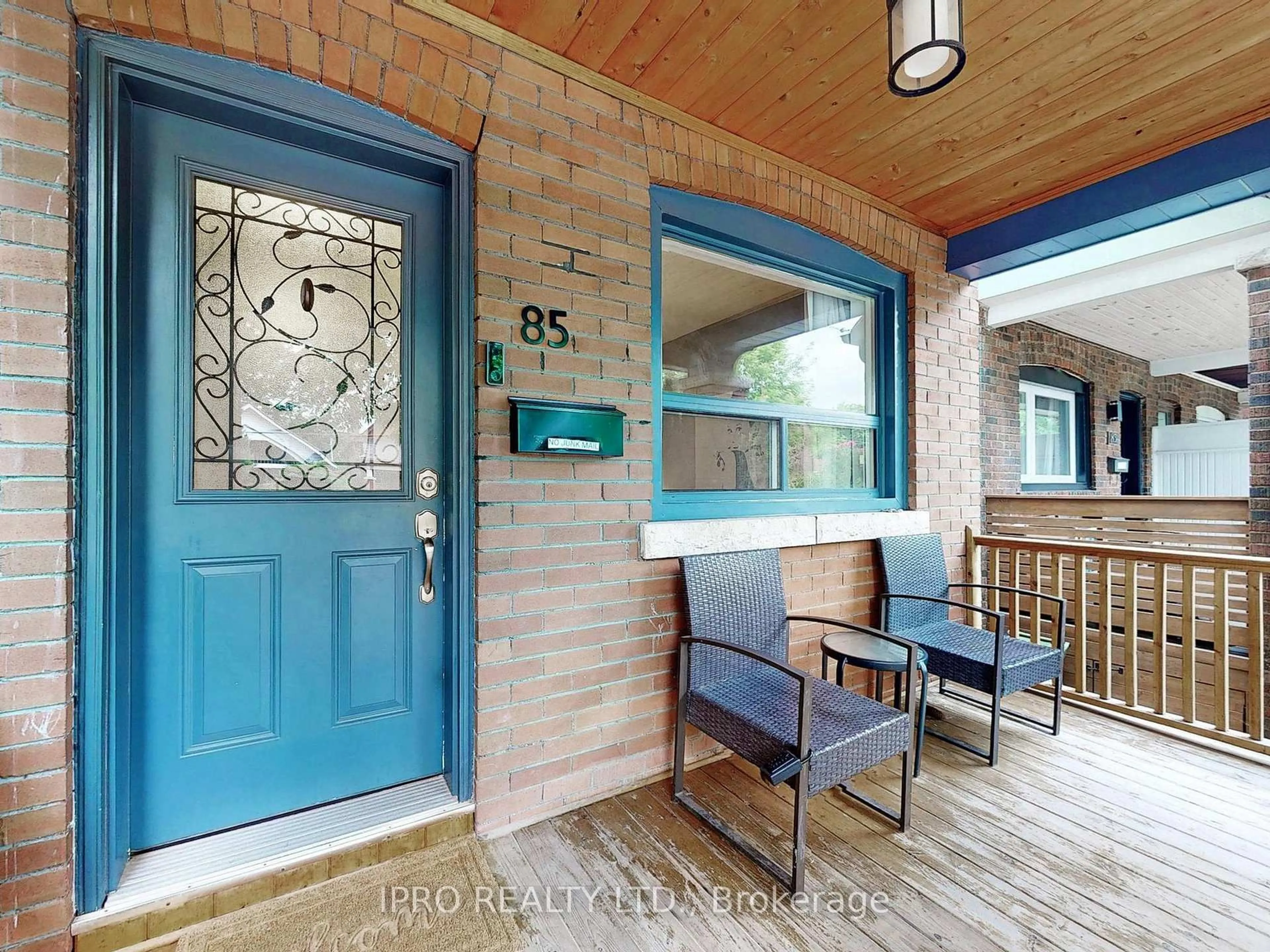 Indoor entryway for 85 Chisholm Ave, Toronto Ontario M4C 4V1