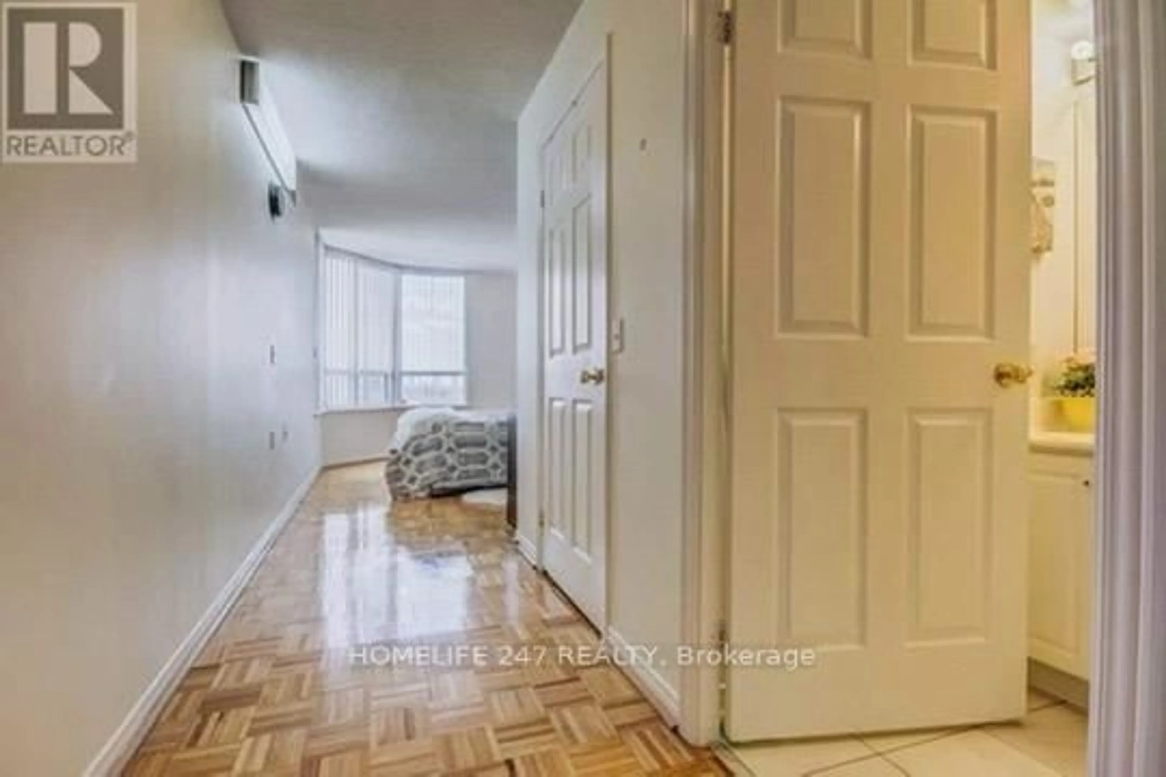 Indoor entryway for 2628 Mccowan Rd #811, Toronto Ontario M1S 5J8