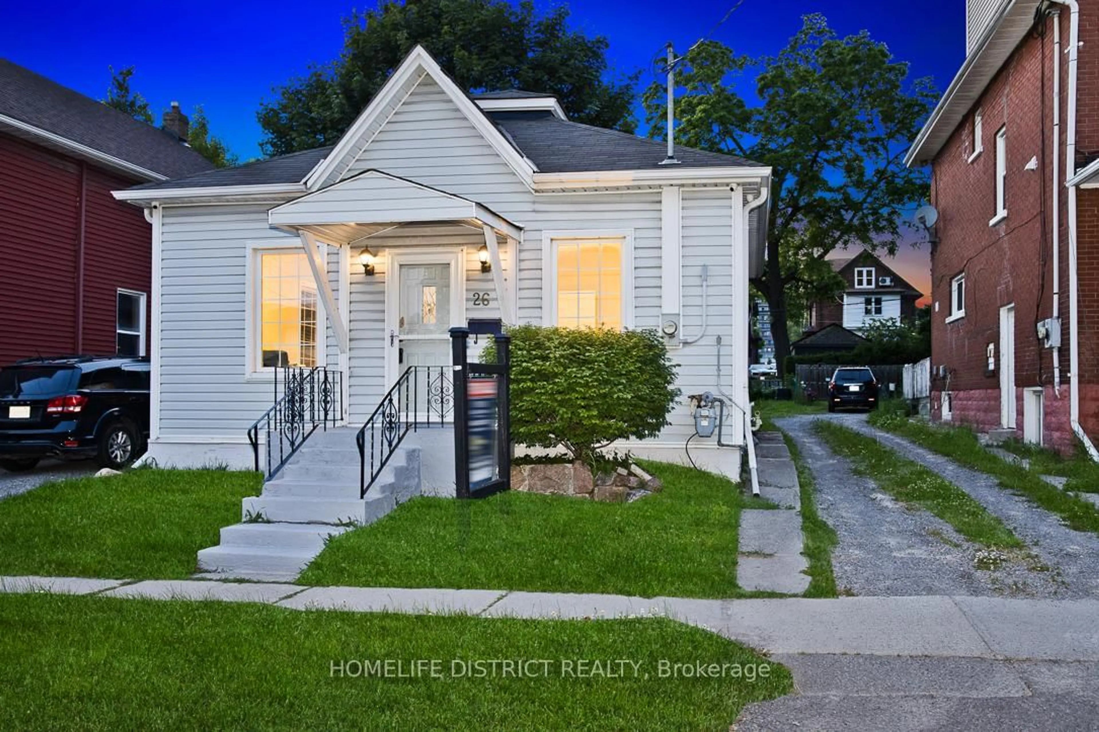 Home with vinyl exterior material, street for 26 Brock St, Oshawa Ontario L1G 1R9