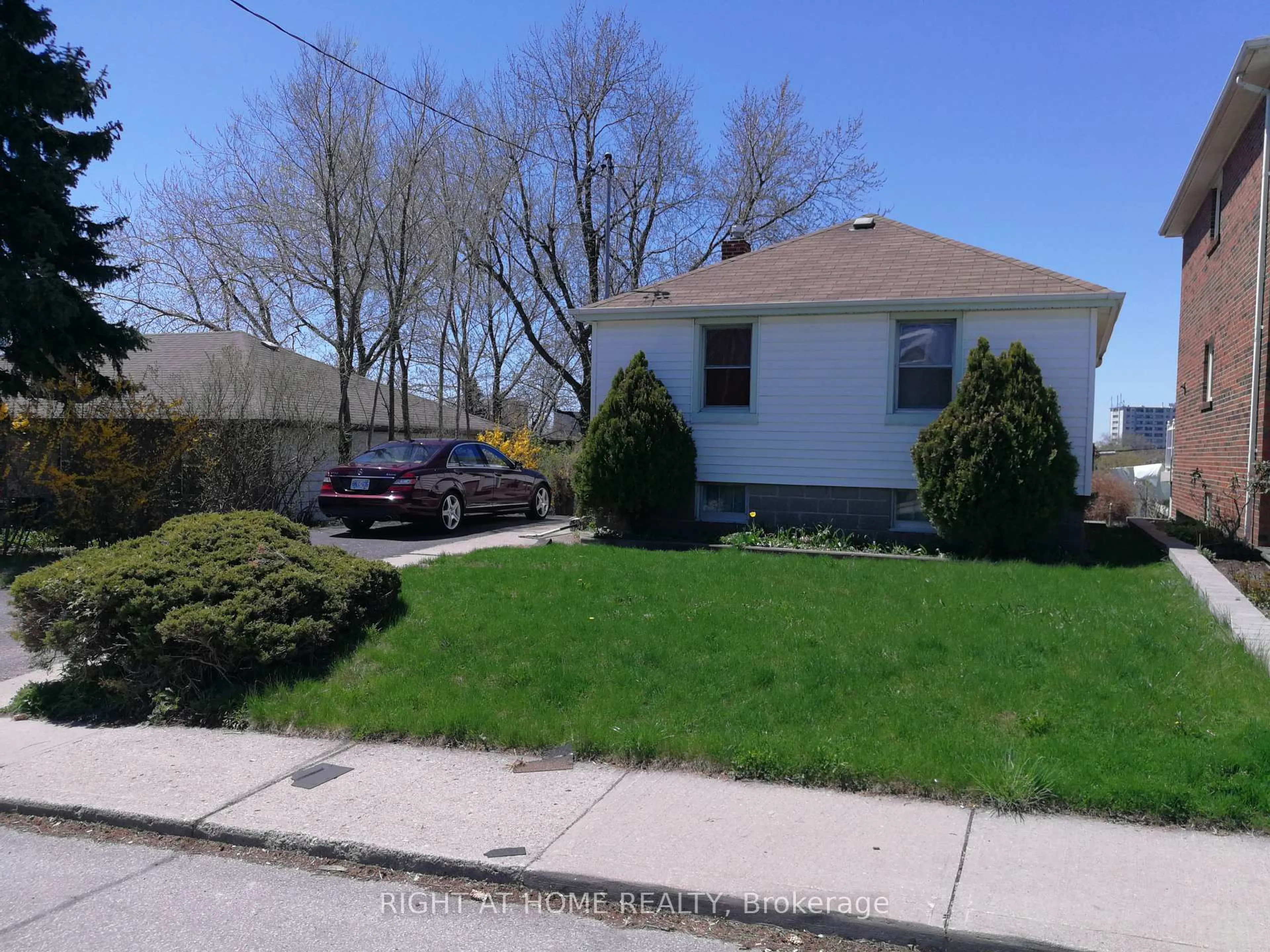 Home with vinyl exterior material, street for 78 Maybourne Ave, Toronto Ontario M1L 2W2