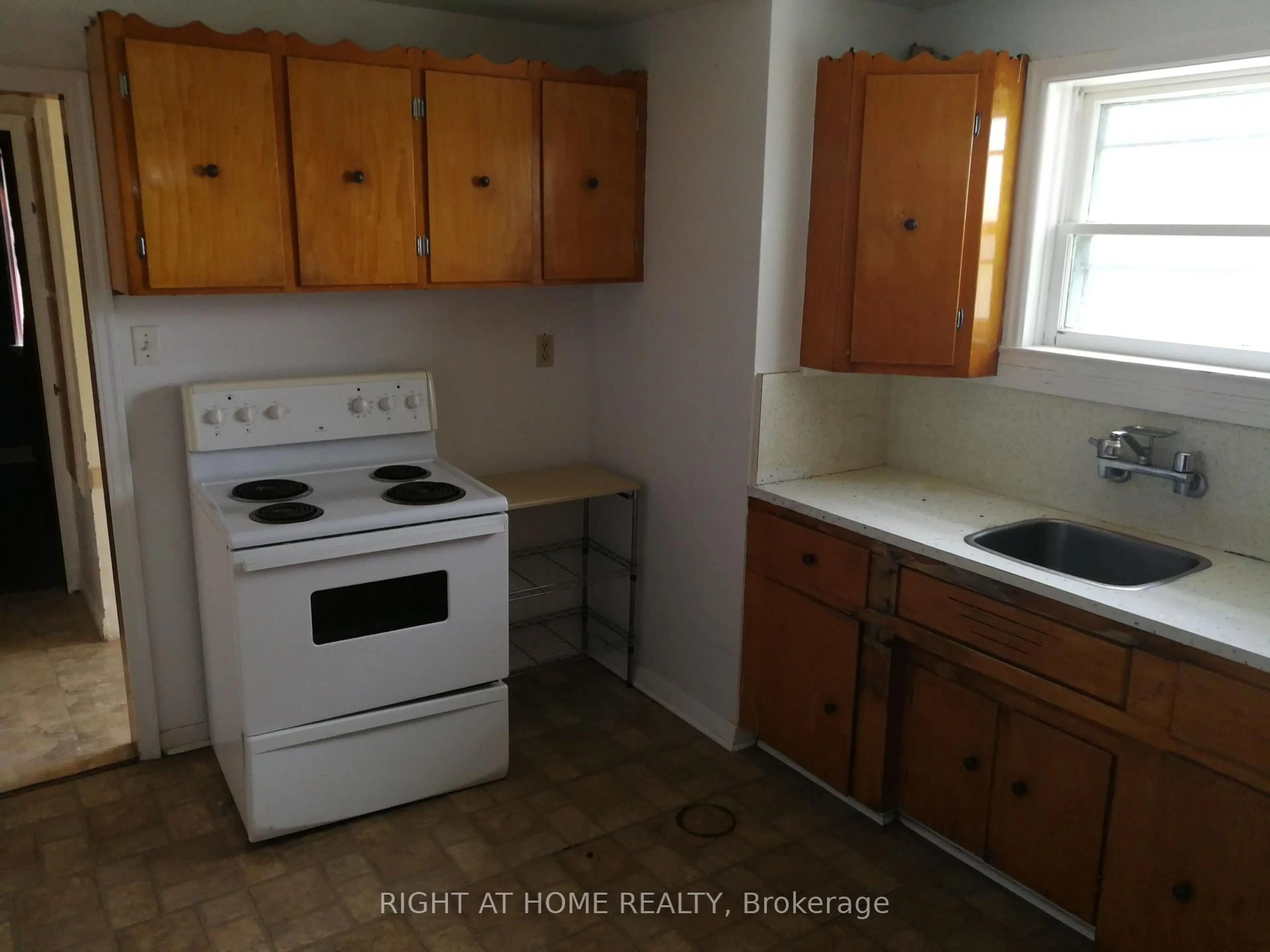 Standard kitchen, unknown for 78 Maybourne Ave, Toronto Ontario M1L 2W2