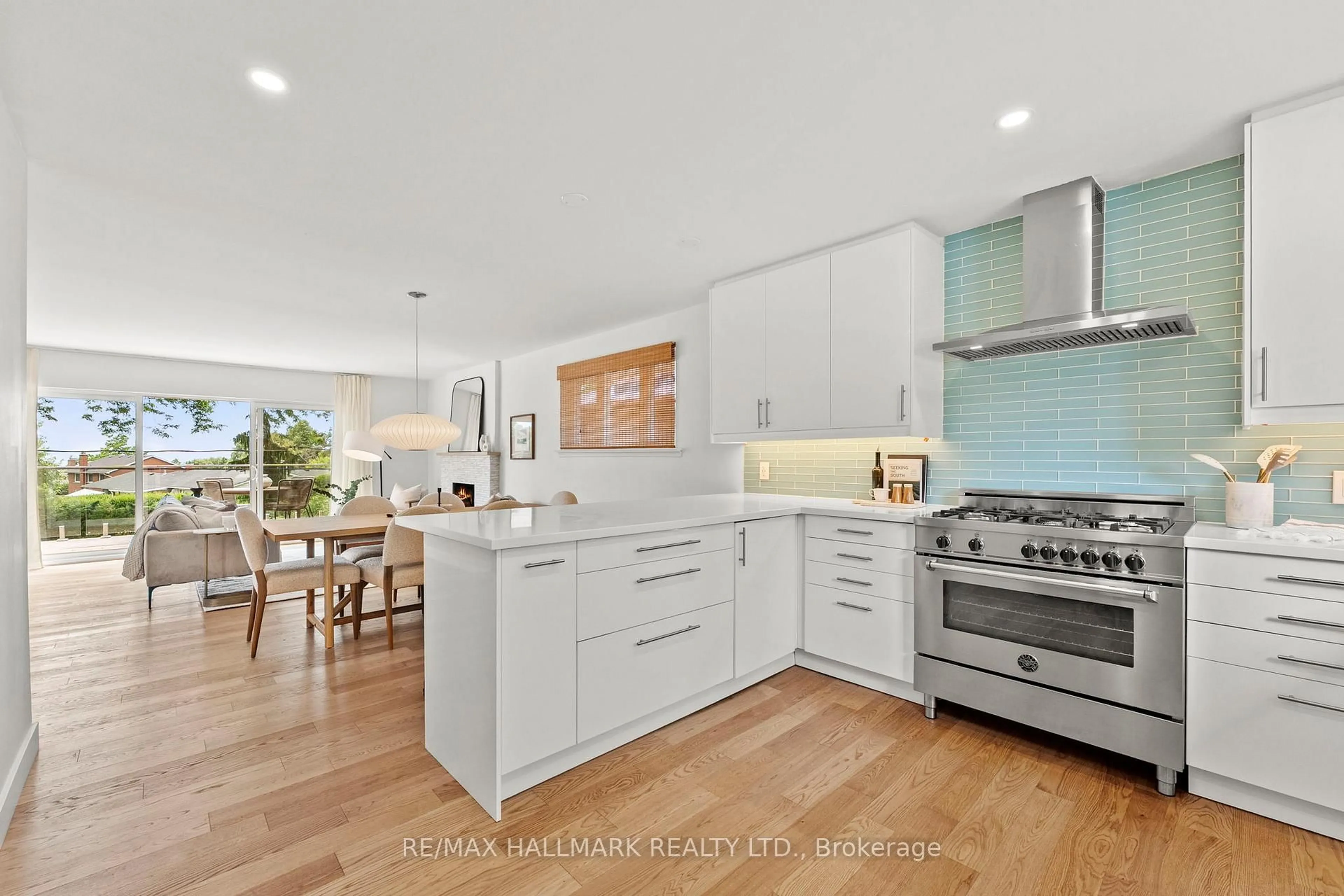 Open concept kitchen, ceramic/tile floor for 67 Sloley Rd, Toronto Ontario M1M 1C9