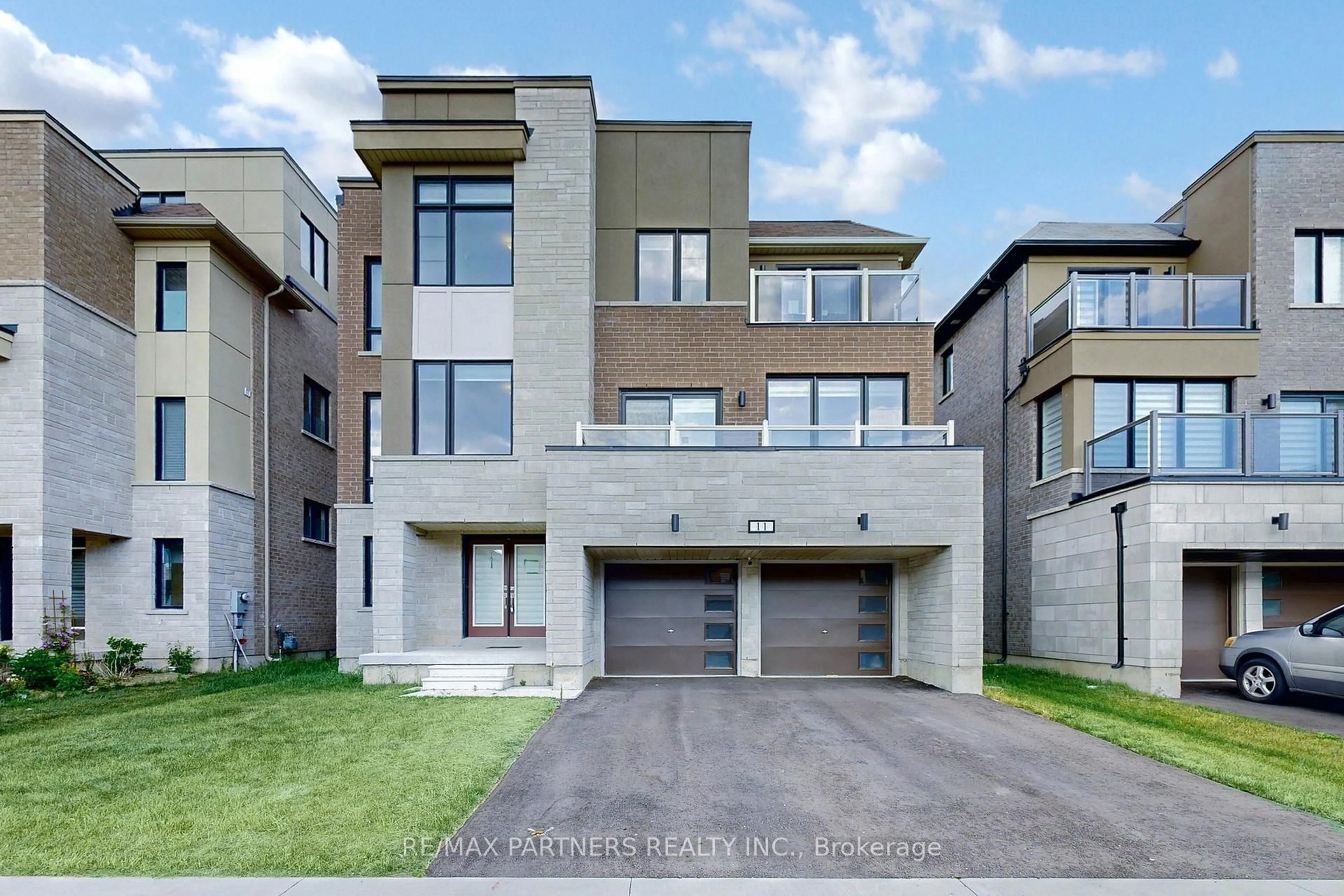 Home with brick exterior material, street for 11 Yacht Dr, Clarington Ontario L1B 4C1