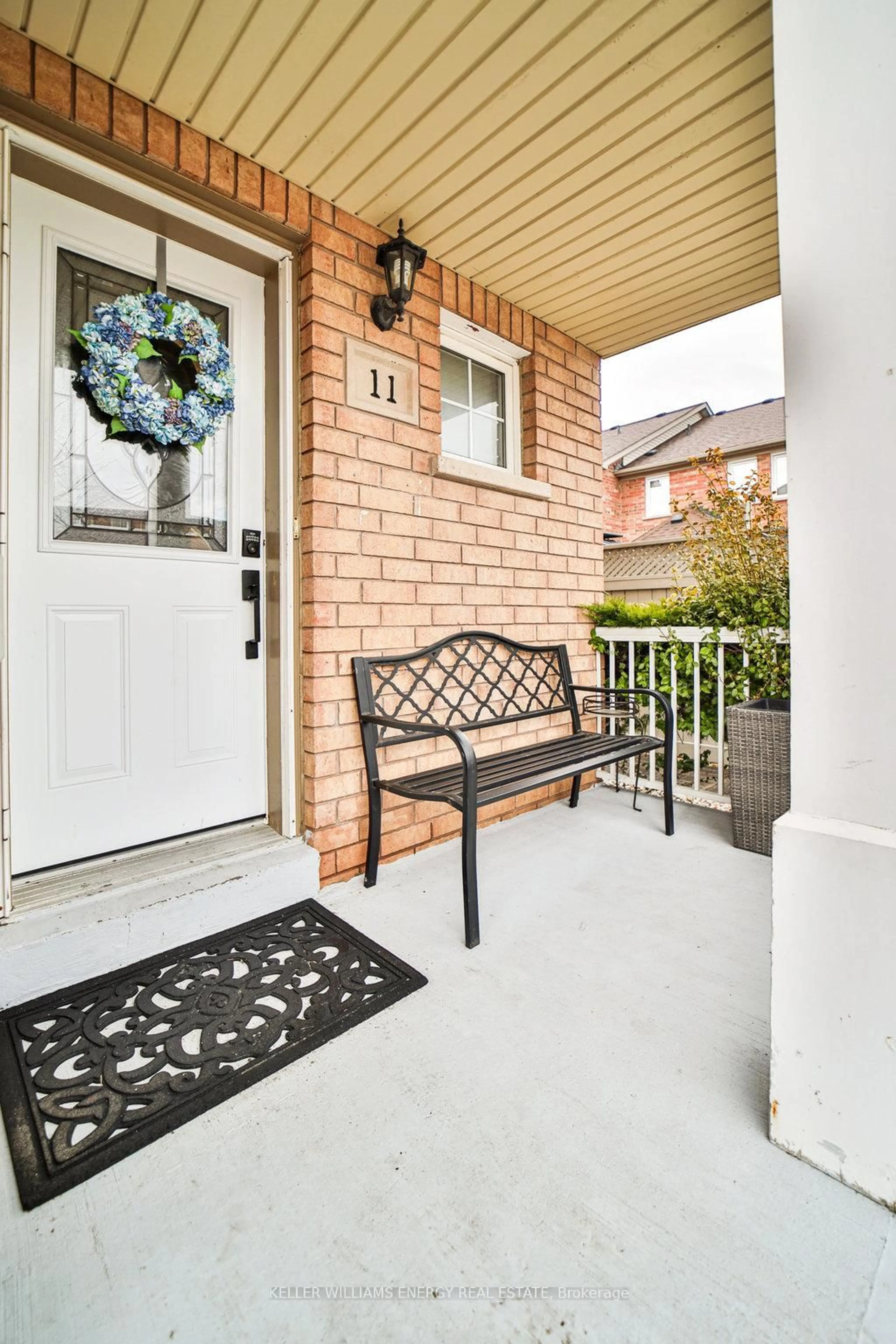 Indoor entryway for 11 Plantation Crt, Whitby Ontario L1P 1R2