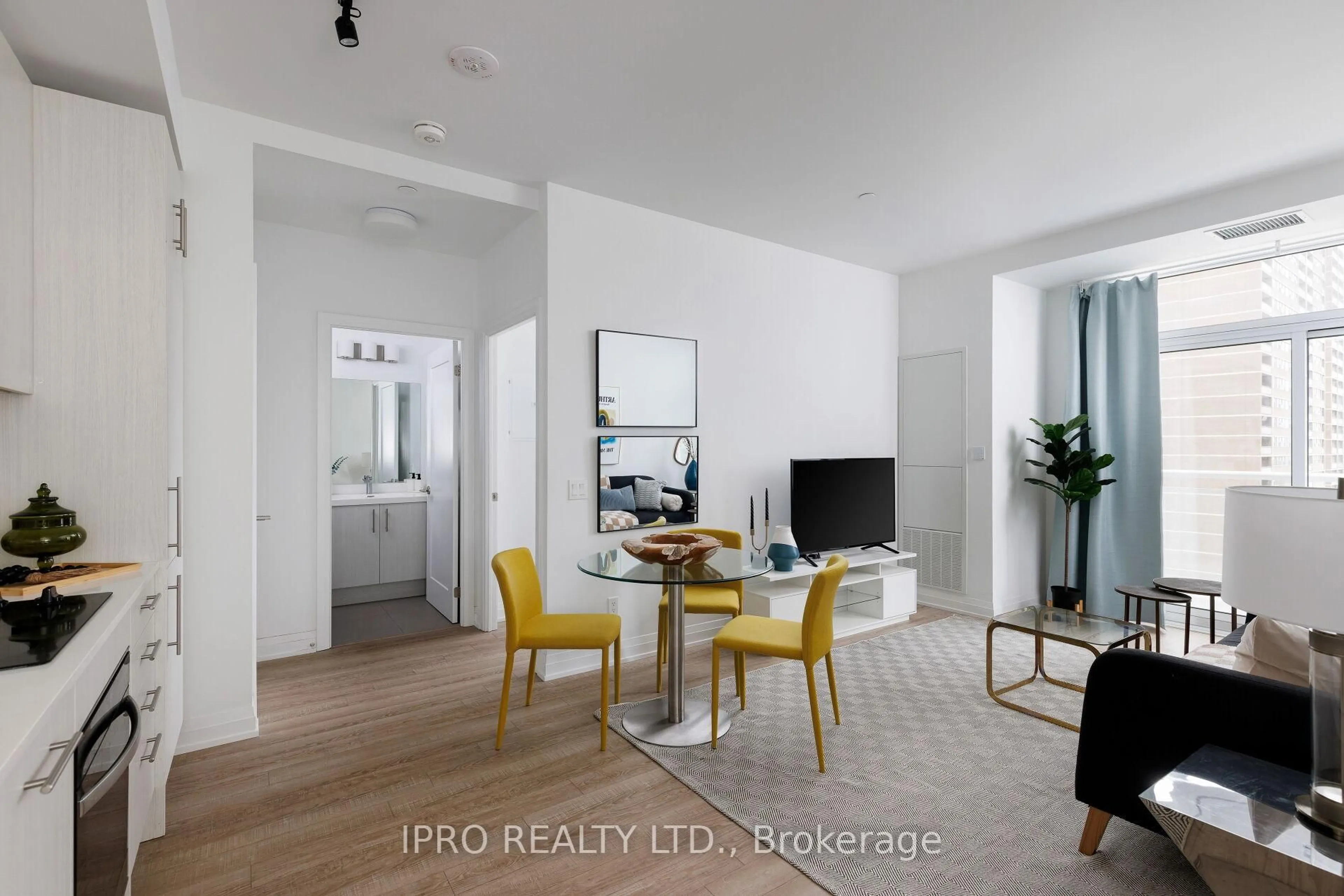 A pic of a room for 286 Main St #807, Toronto Ontario M4C 0B3