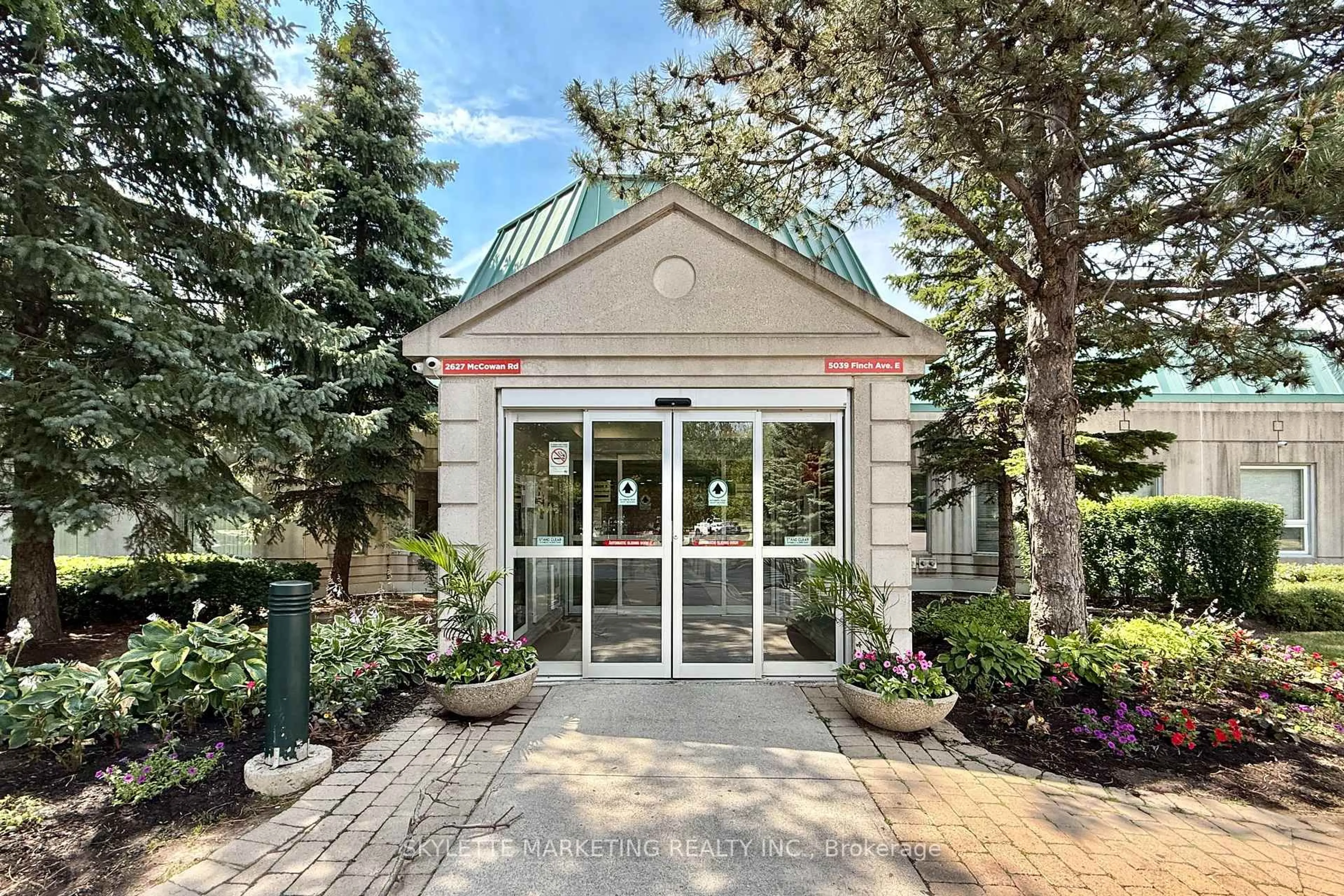 Indoor foyer for 5039 Finch Ave #1109, Toronto Ontario M1S 5L6