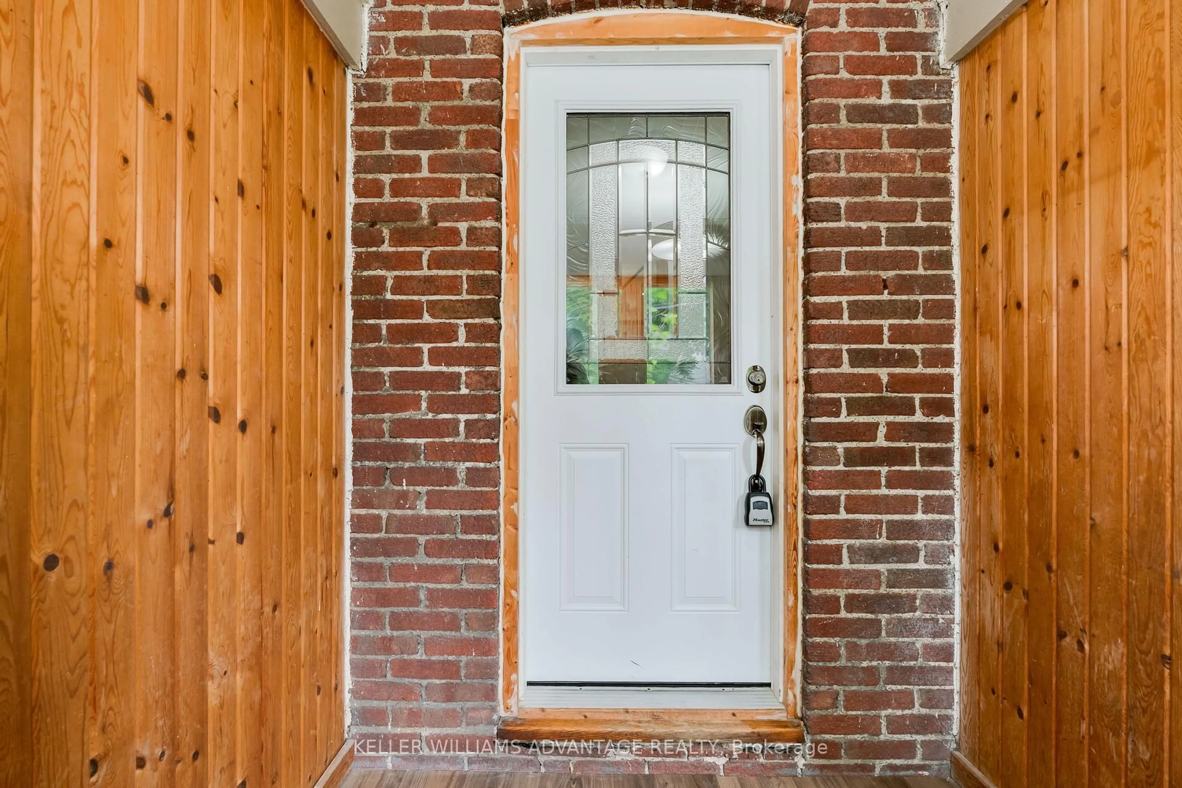 Indoor entryway for 420 Rhodes Ave, Toronto Ontario M4L 3A5