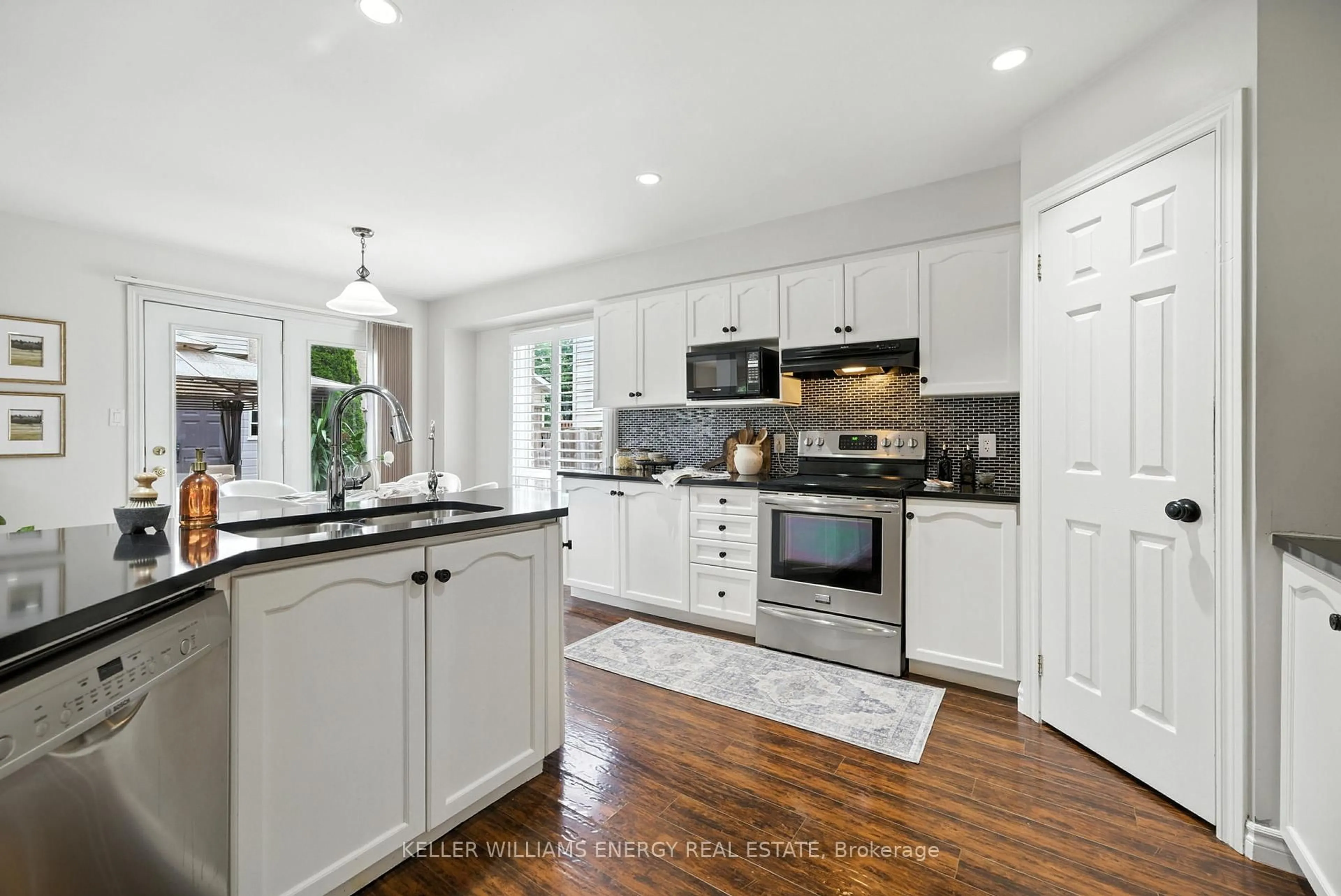 Open concept kitchen, unknown for 2159 Stornoway St, Oshawa Ontario L1L 1C3