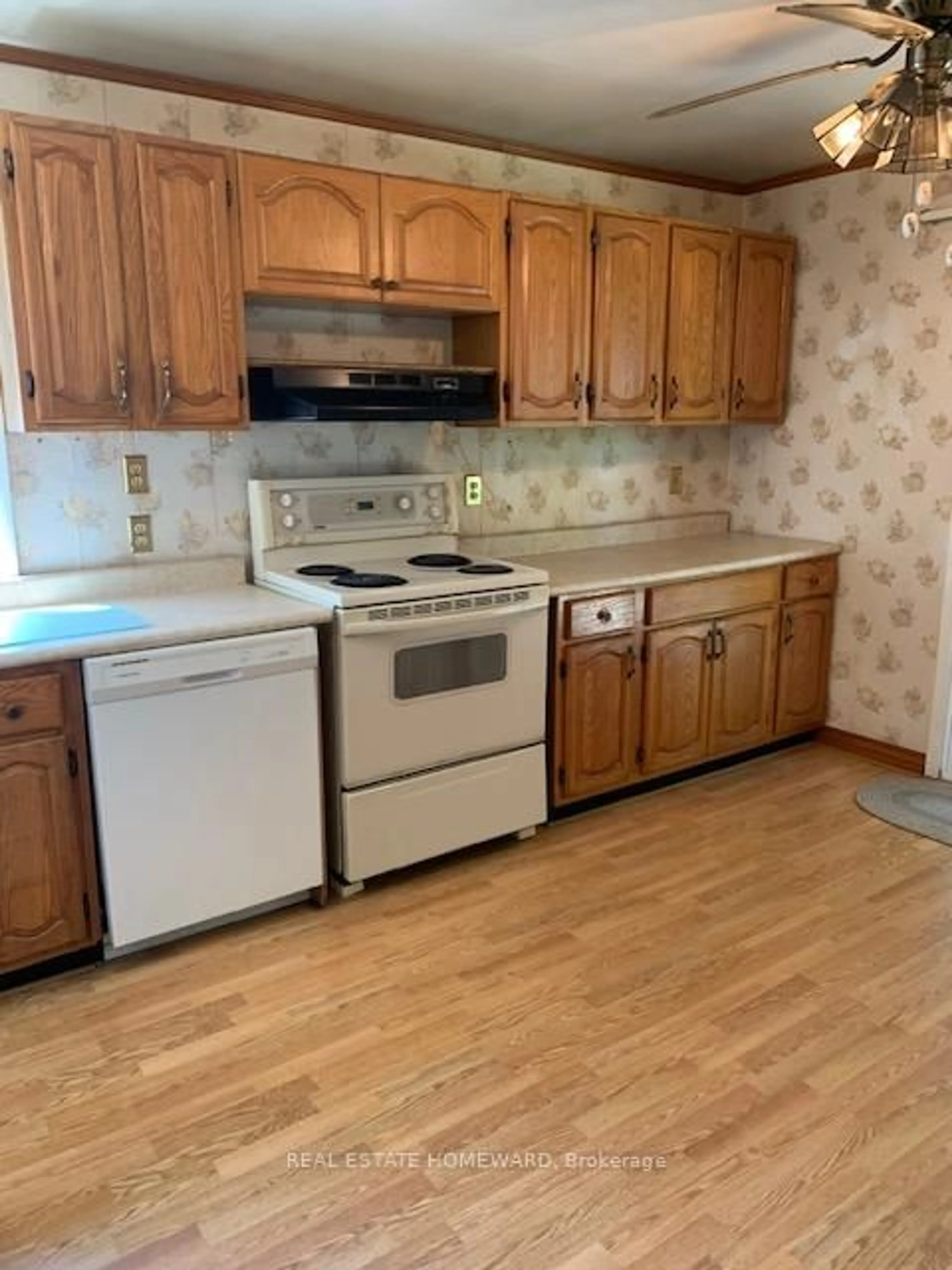 Standard kitchen, unknown for 68 Eastville Ave, Toronto Ontario M1M 2N9