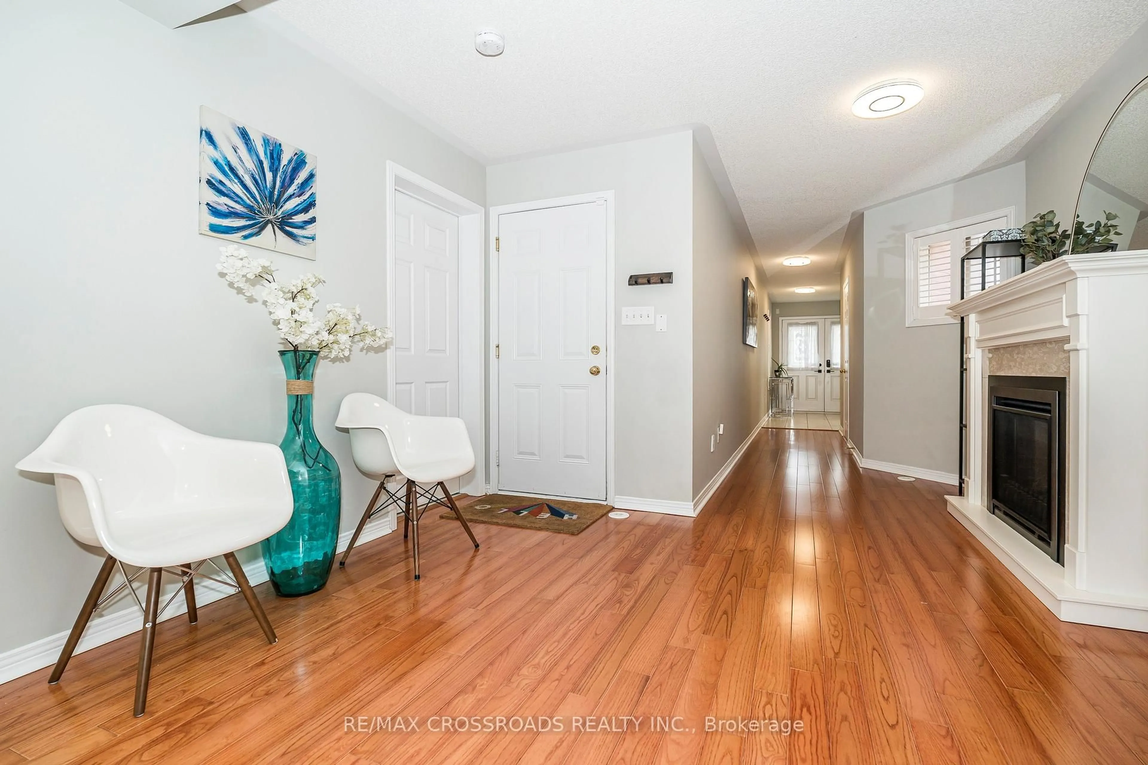 Indoor entryway for 11 Pilkington Dr, Toronto Ontario M1L 0B7