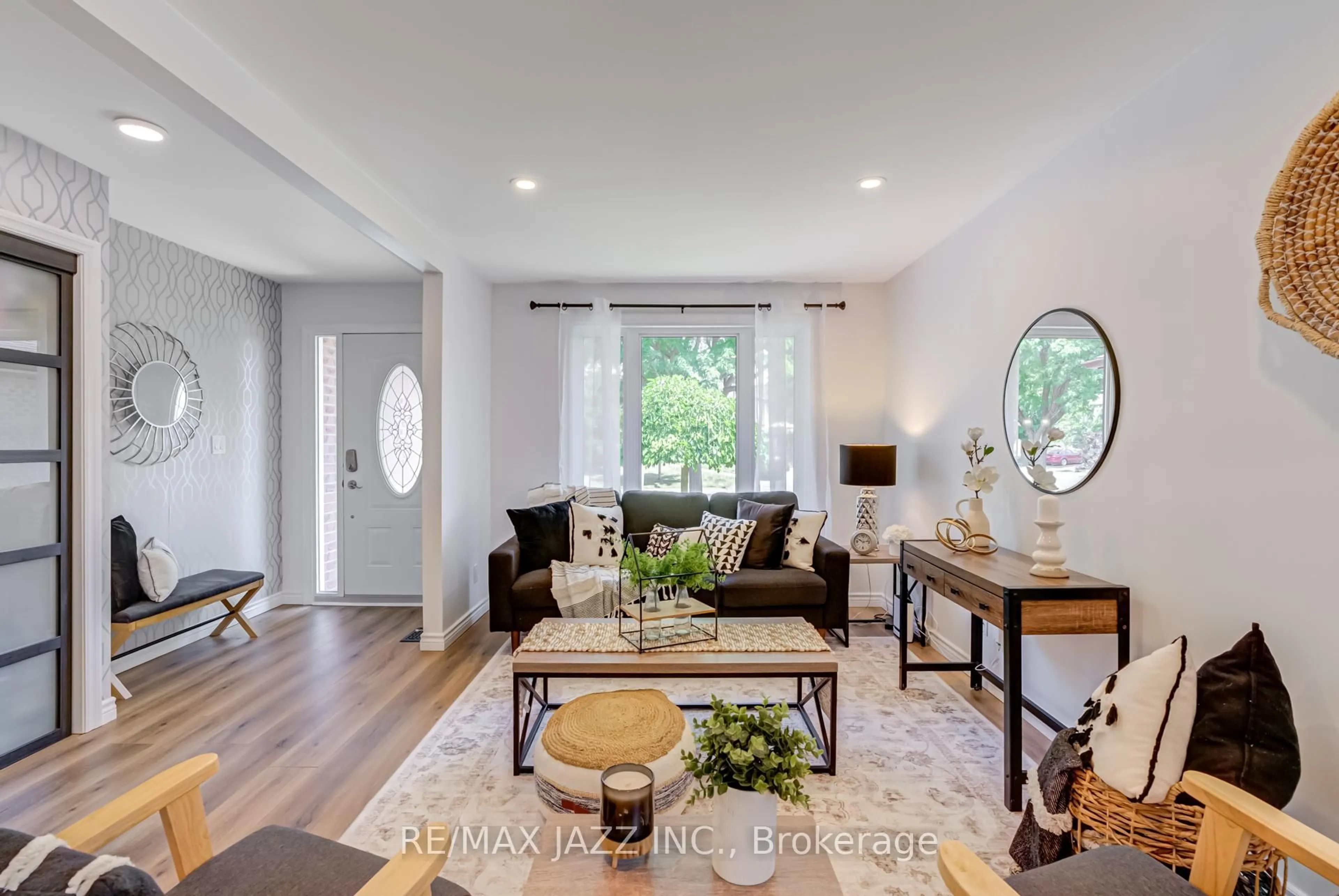 Living room with furniture, unknown for 868 Southgate Dr, Oshawa Ontario L1H 7Z9