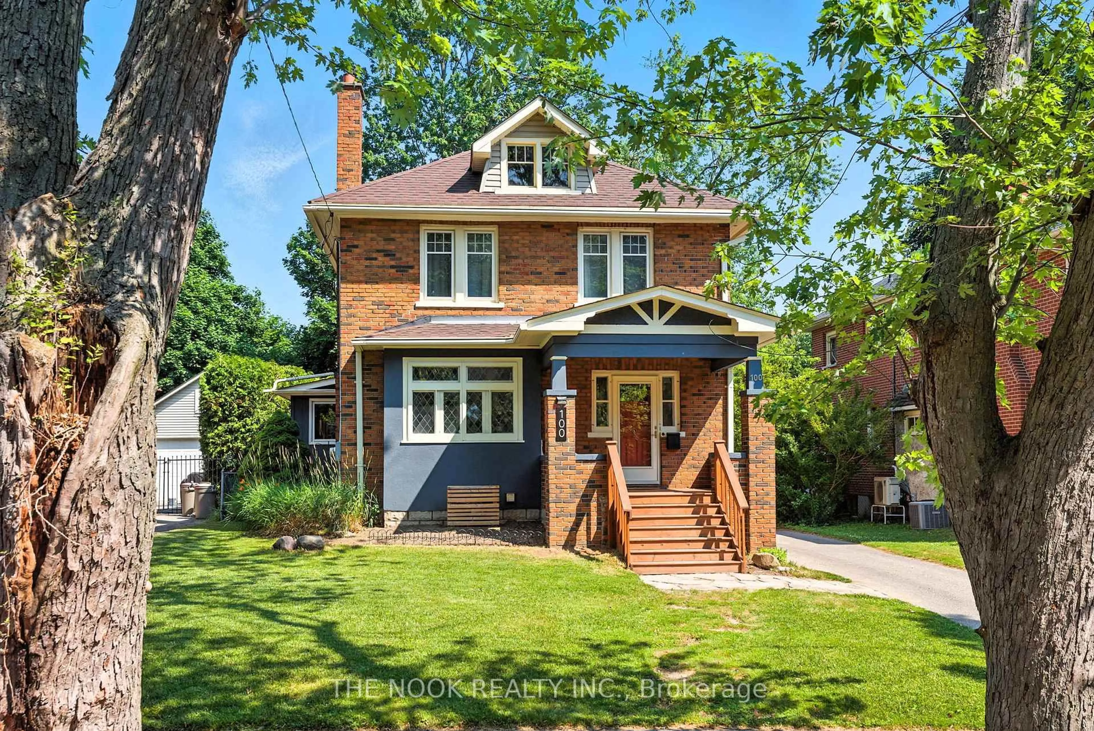 Home with brick exterior material, street for 100 Connaught St, Oshawa Ontario L1G 2H3