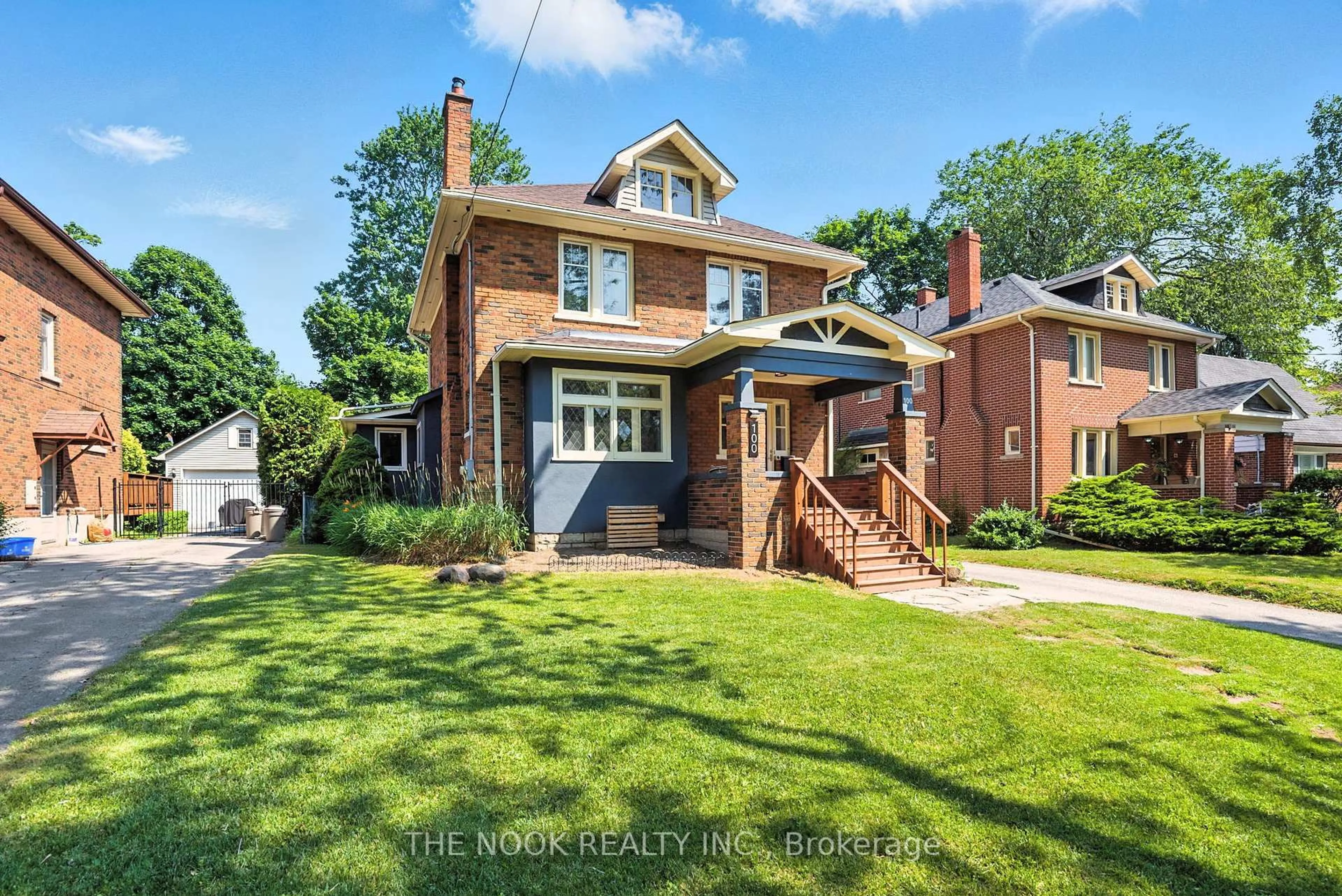 Home with brick exterior material, street for 100 Connaught St, Oshawa Ontario L1G 2H3
