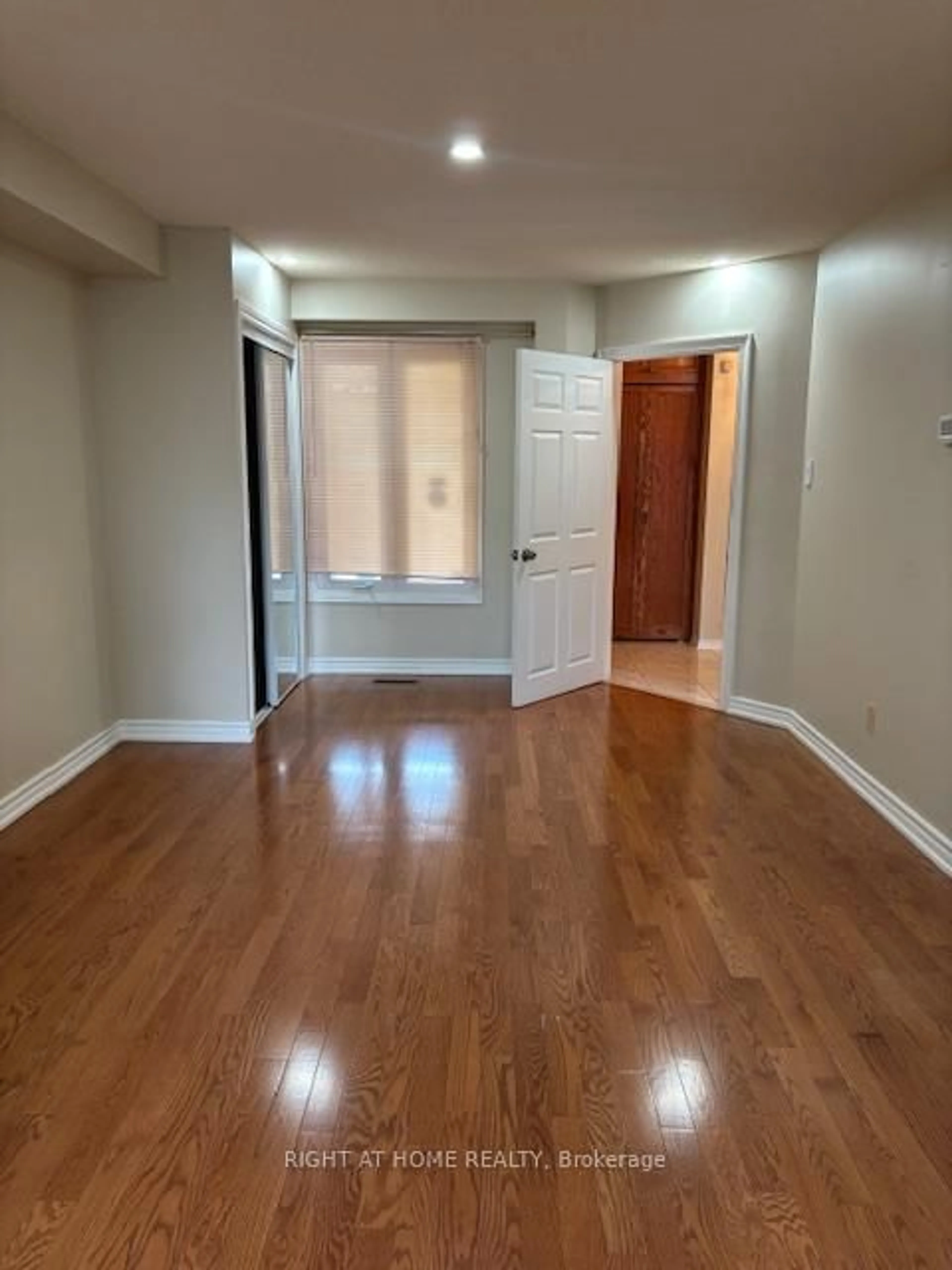 A pic of a room for 5 Hearne Cres, Ajax Ontario L1T 3P5