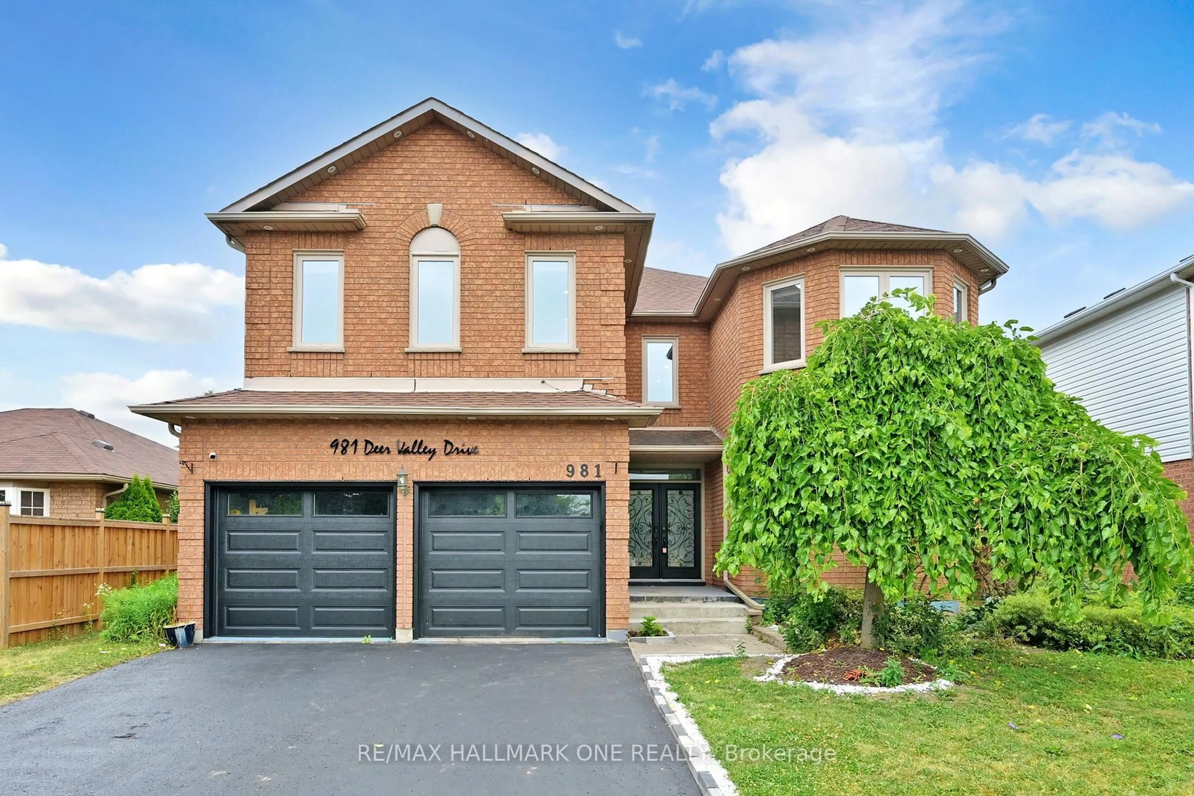 Home with brick exterior material, street for 981 Deer Valley Dr, Oshawa Ontario L1J 8N2