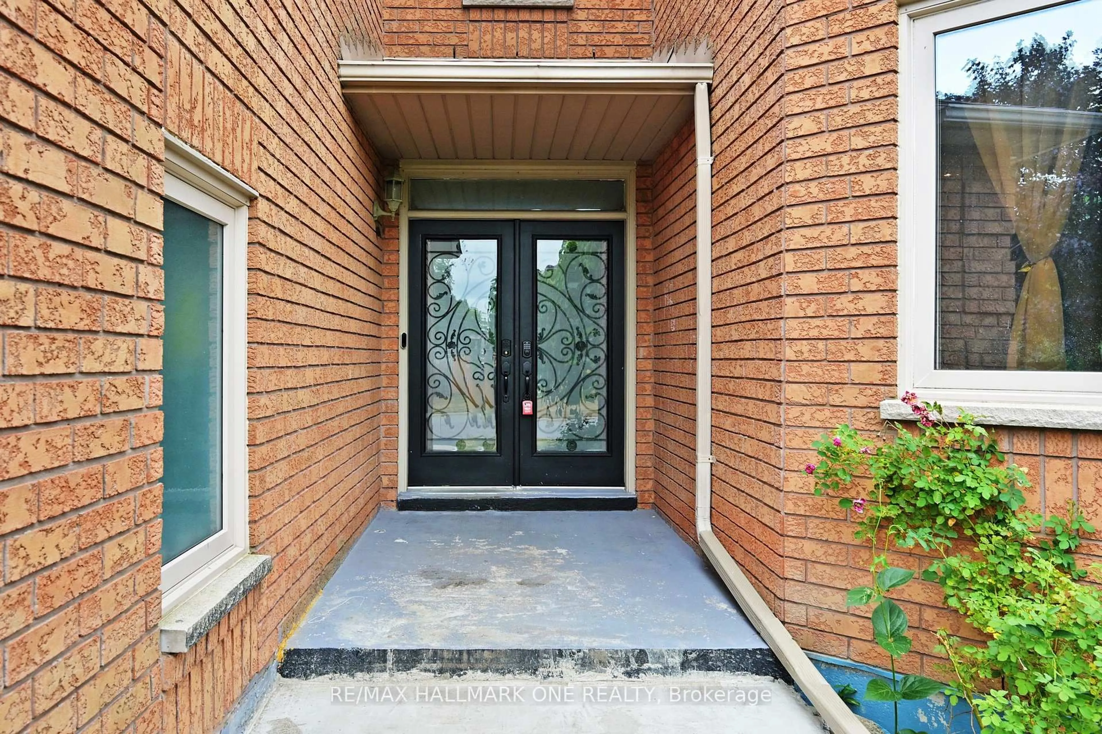 Unknown for 981 Deer Valley Dr, Oshawa Ontario L1J 8N2