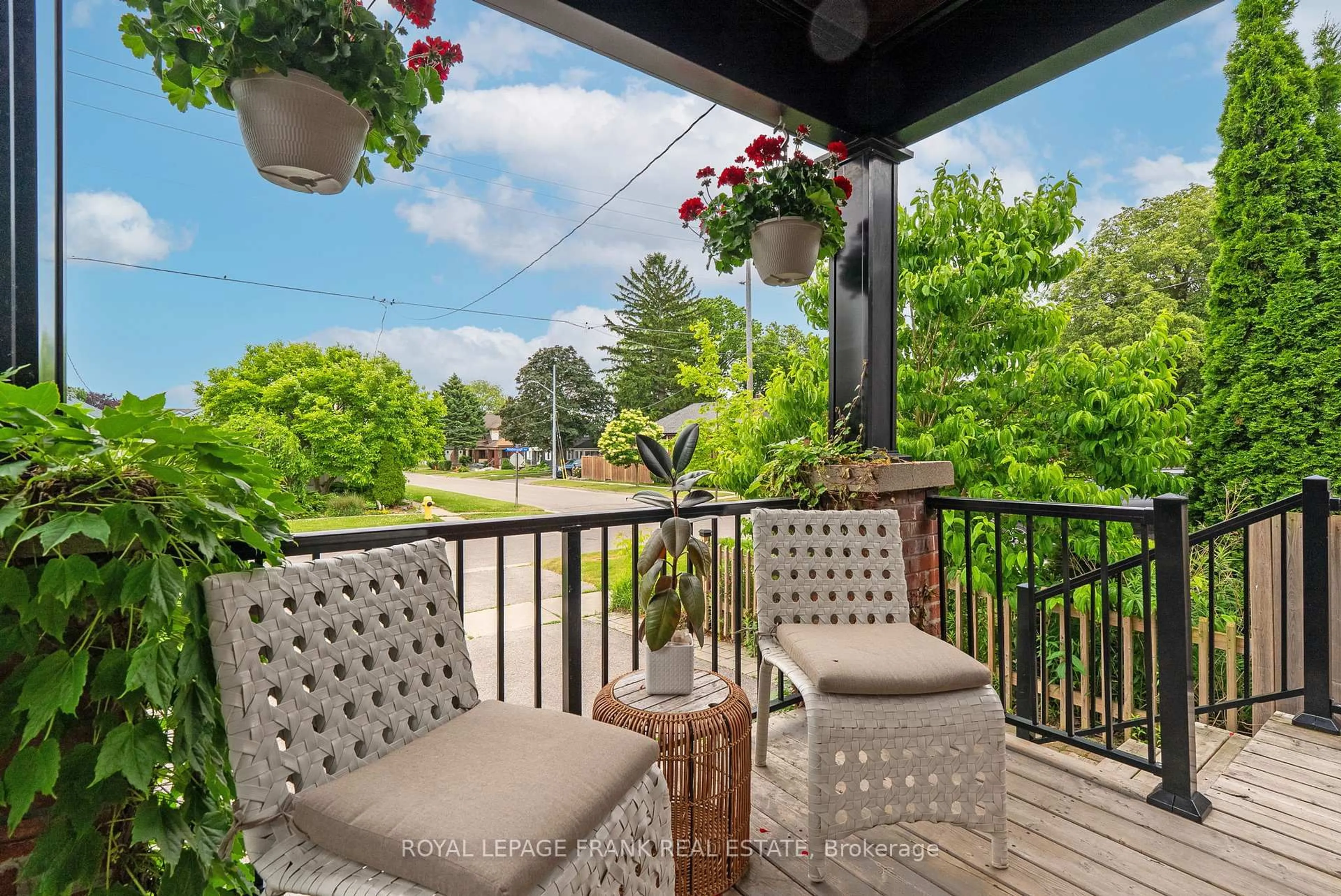 Patio, water/lake/river/ocean view for 168 Roxborough Ave, Oshawa Ontario L1G 5W5