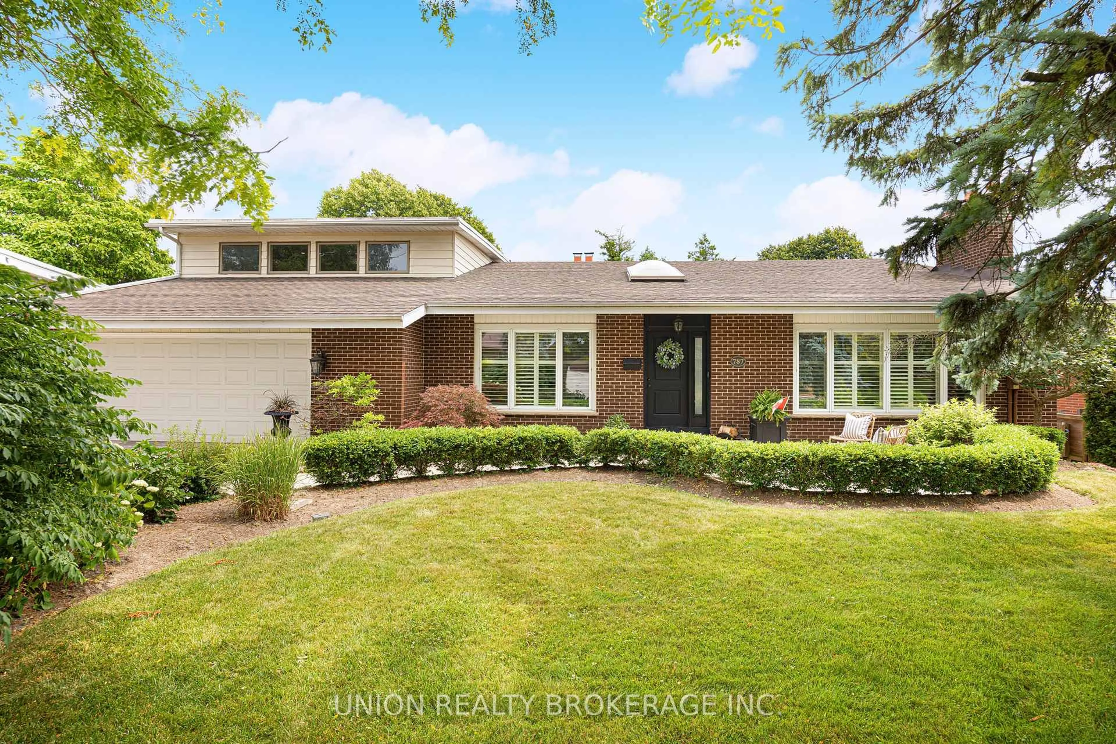 Home with brick exterior material, street for 787 Glenmanor Dr, Oshawa Ontario L1J 5A6