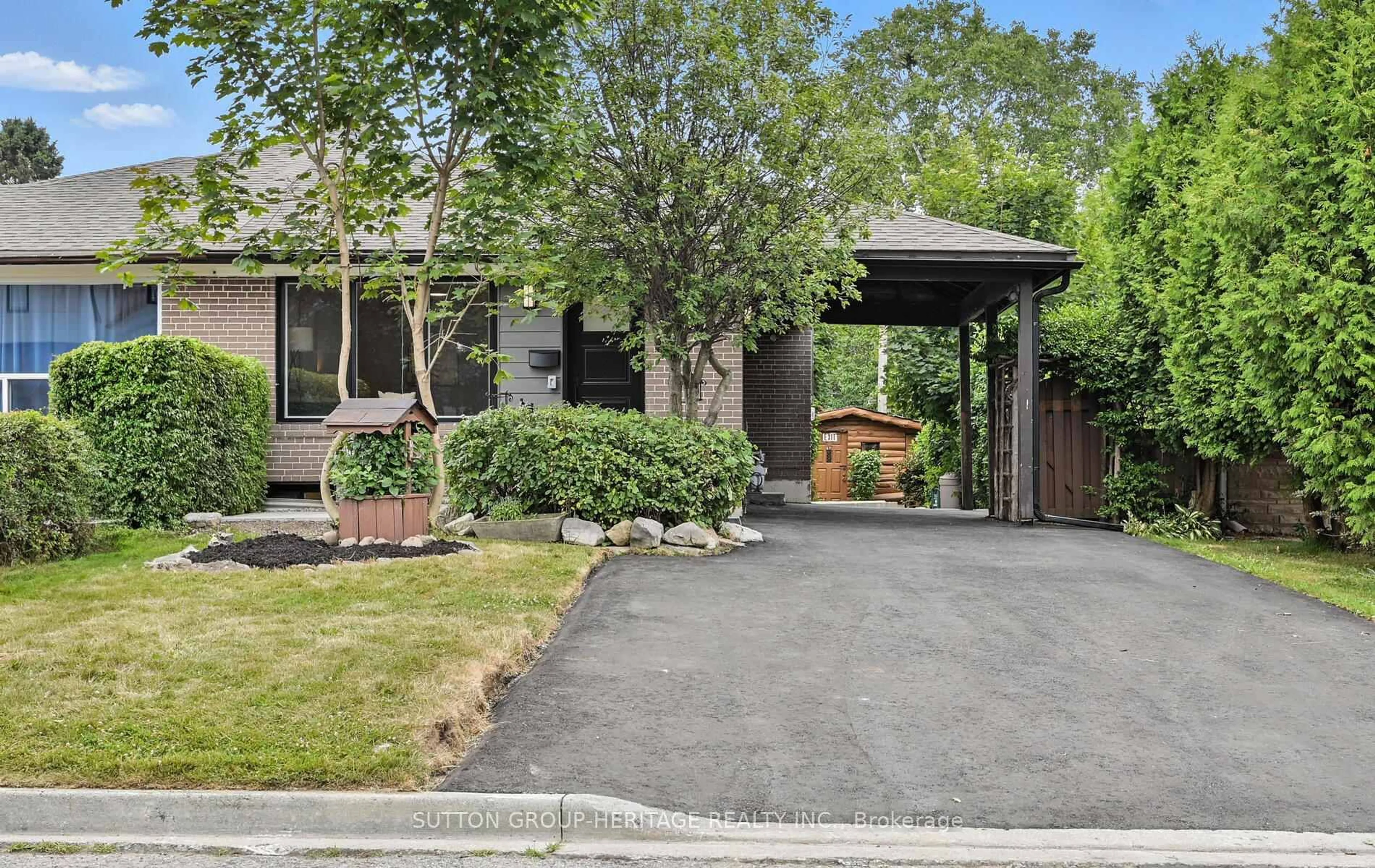 Unknown for 853 Fairview Ave, Pickering Ontario L1W 1M7