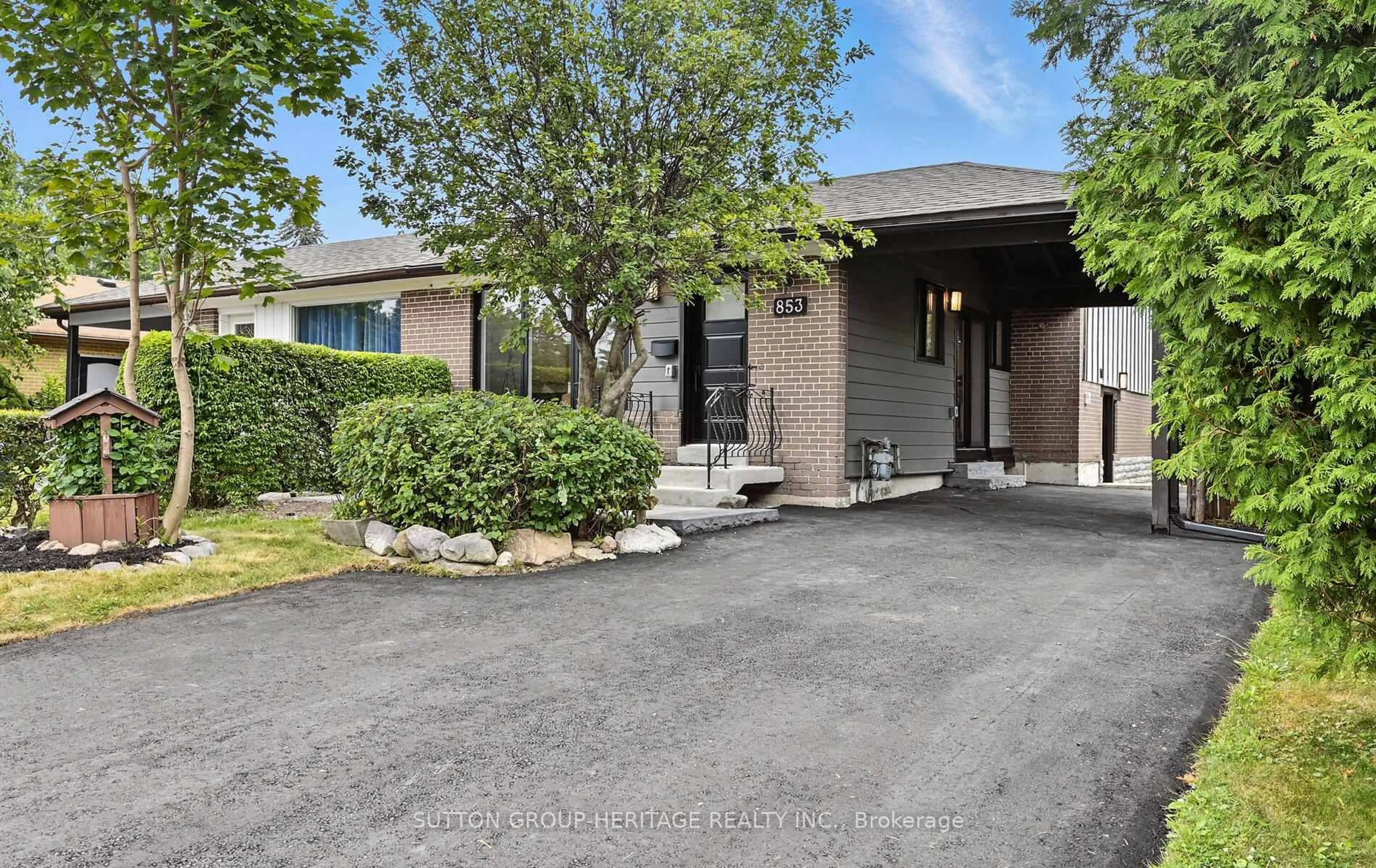 Unknown for 853 Fairview Ave, Pickering Ontario L1W 1M7