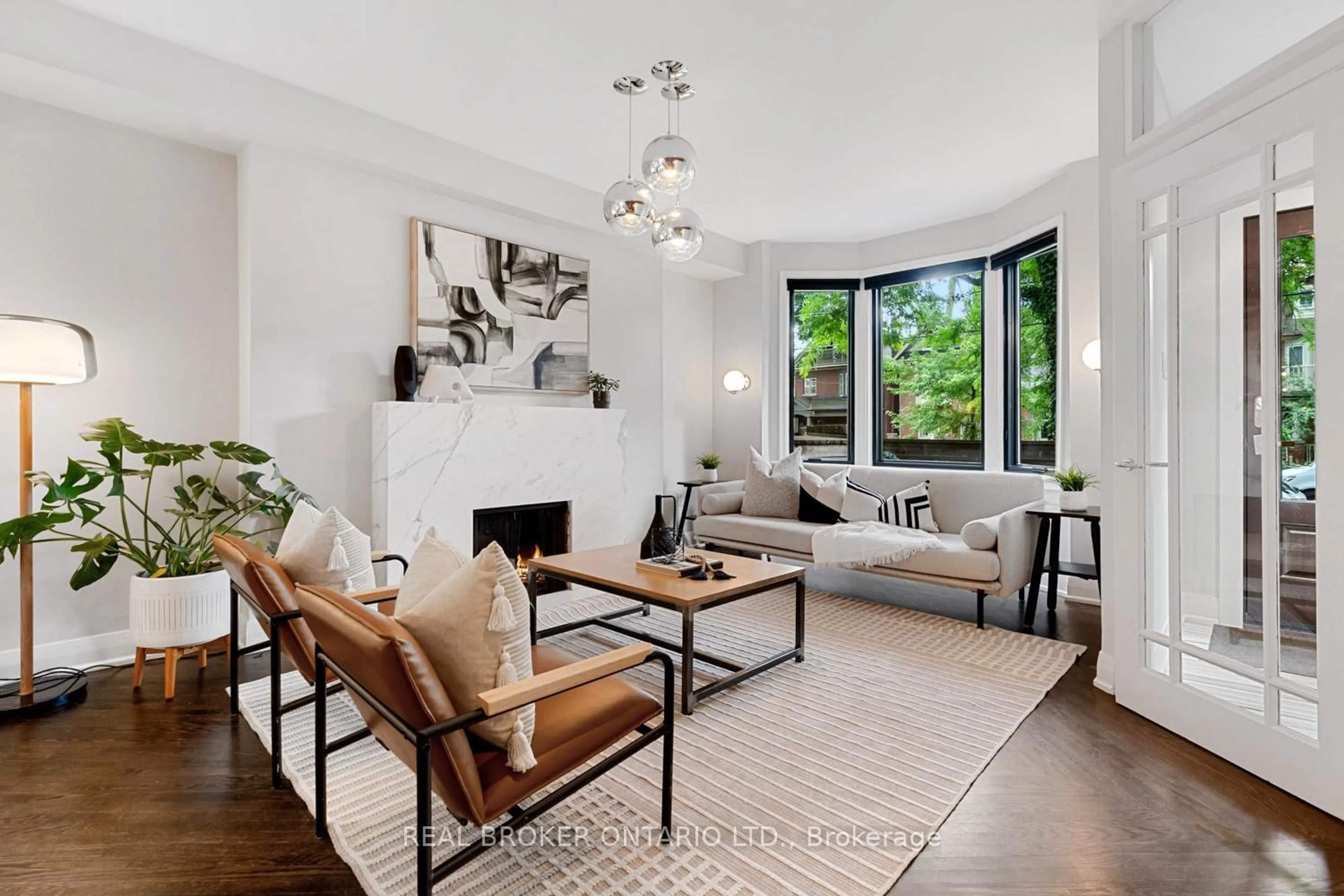 Living room with furniture, unknown for 180 Browning Ave, Toronto Ontario M4K 1W5