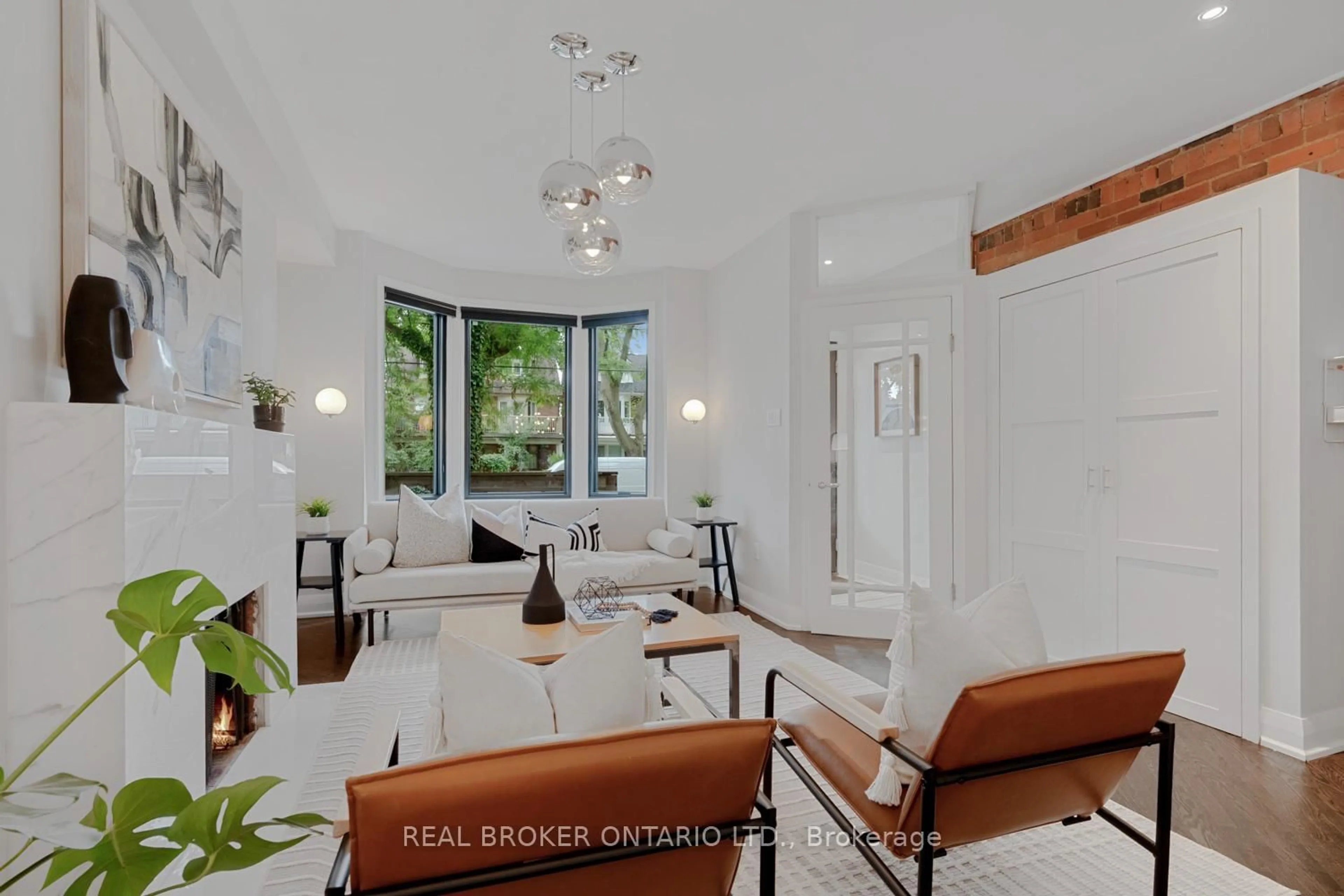 Living room with furniture, unknown for 180 Browning Ave, Toronto Ontario M4K 1W5