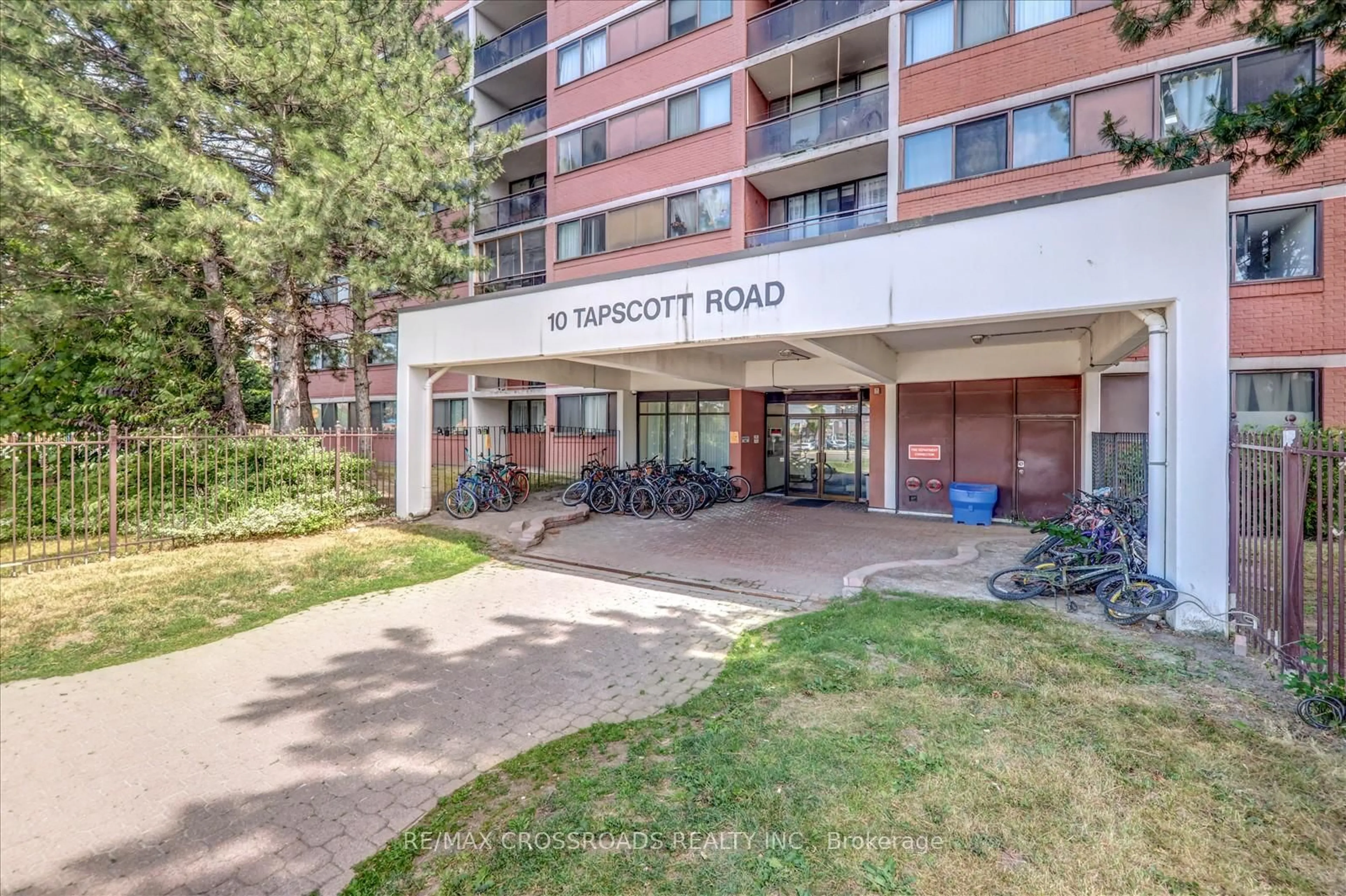 Indoor foyer for 10 Tapscott Rd #409, Toronto Ontario M1B 3L9