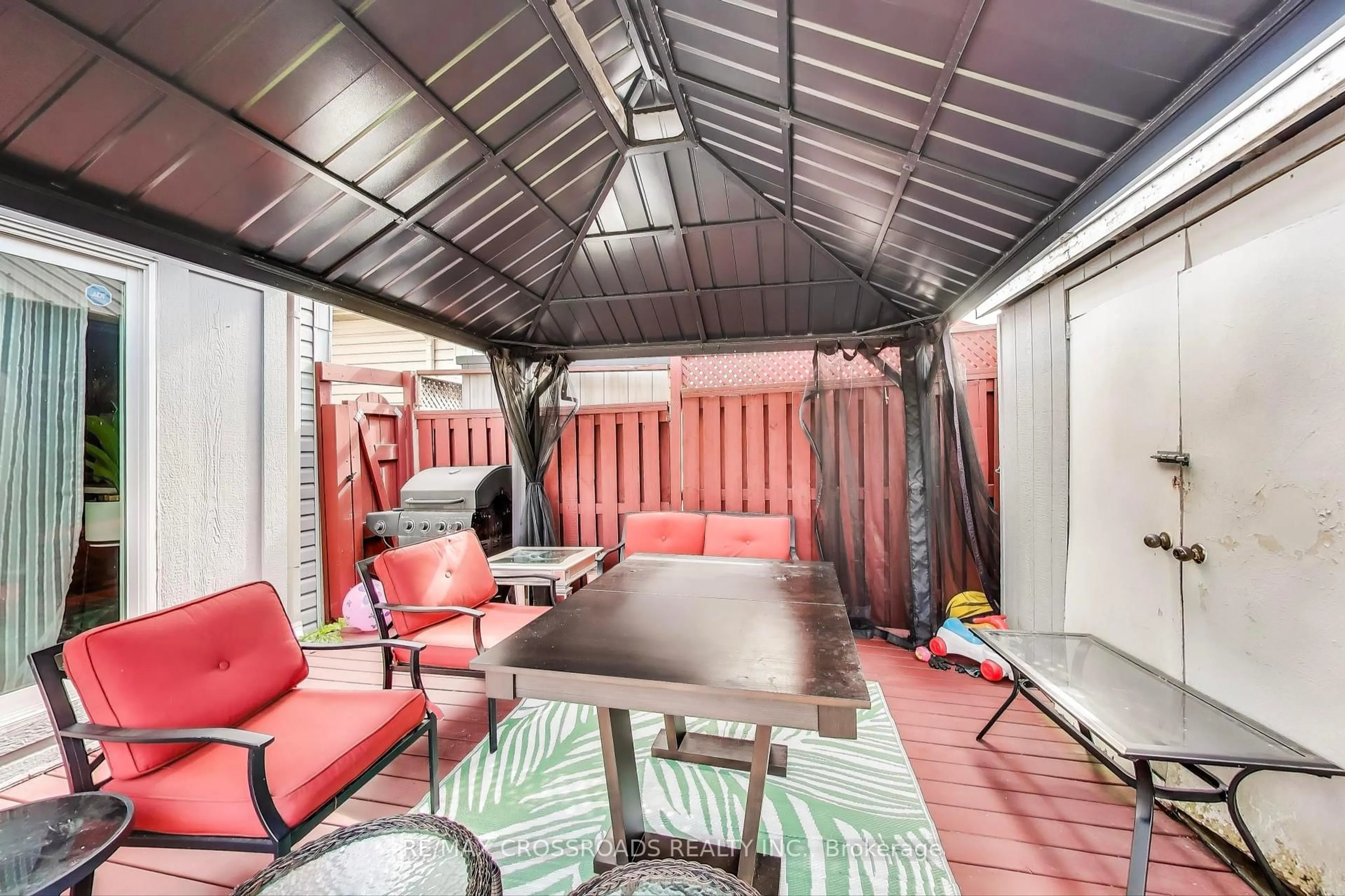 Patio, street for 1104 Beneford Rd, Oshawa Ontario L1K 0A3