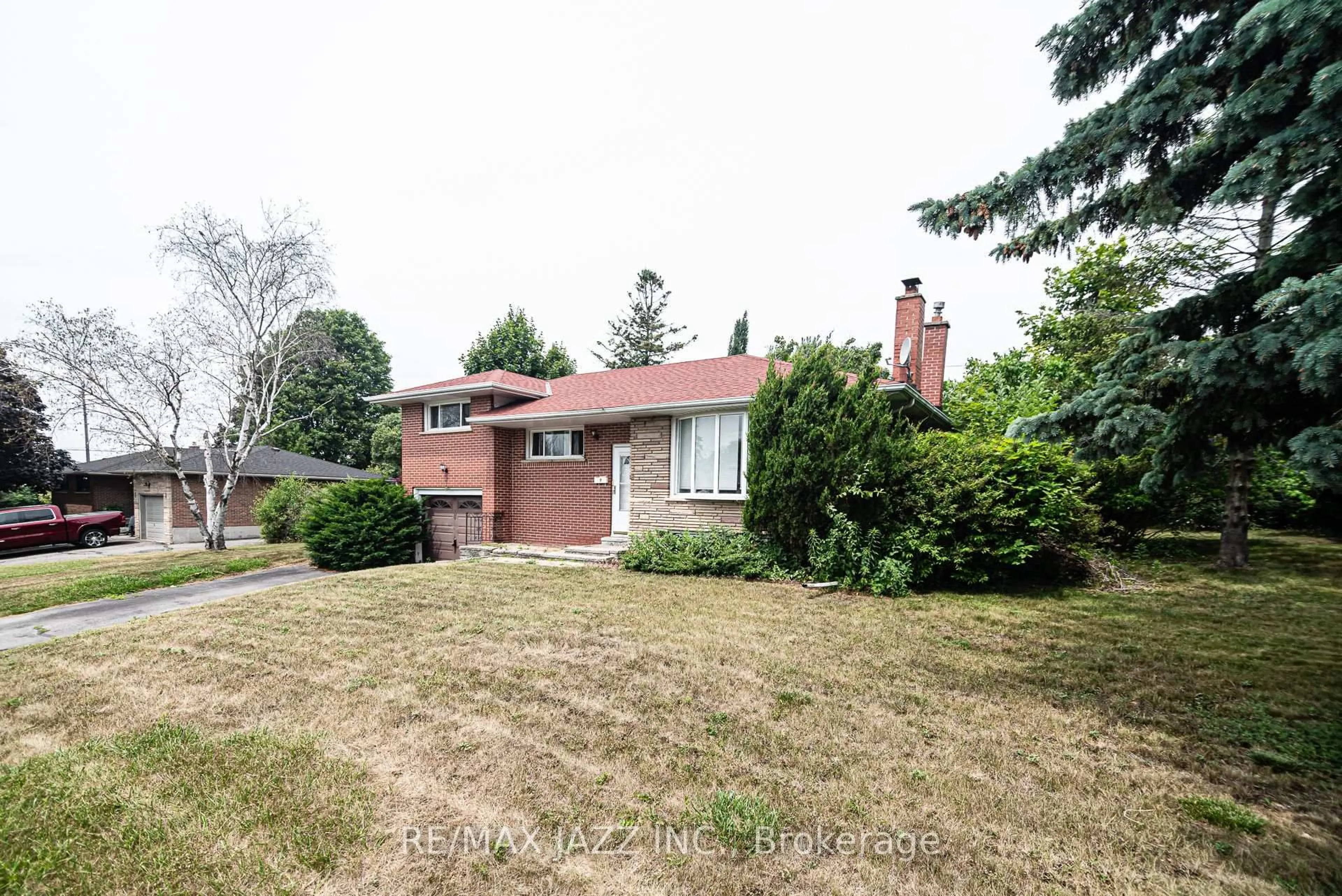 Home with brick exterior material, street for 8 Bellwood Dr, Whitby Ontario L1N 2E2