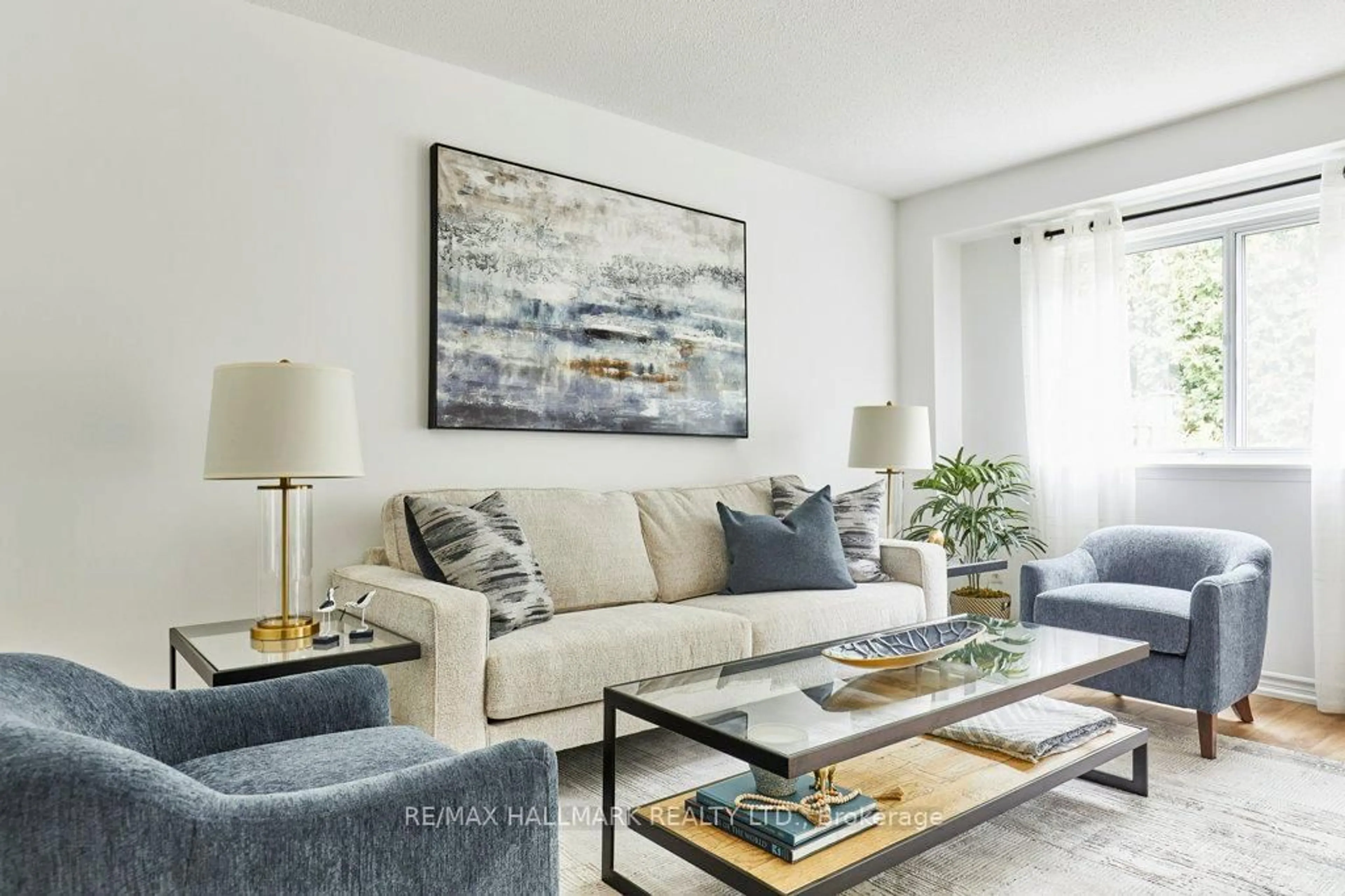 Living room with furniture, unknown for 400 Orton Pk Rd #9, Toronto Ontario M1G 3T7