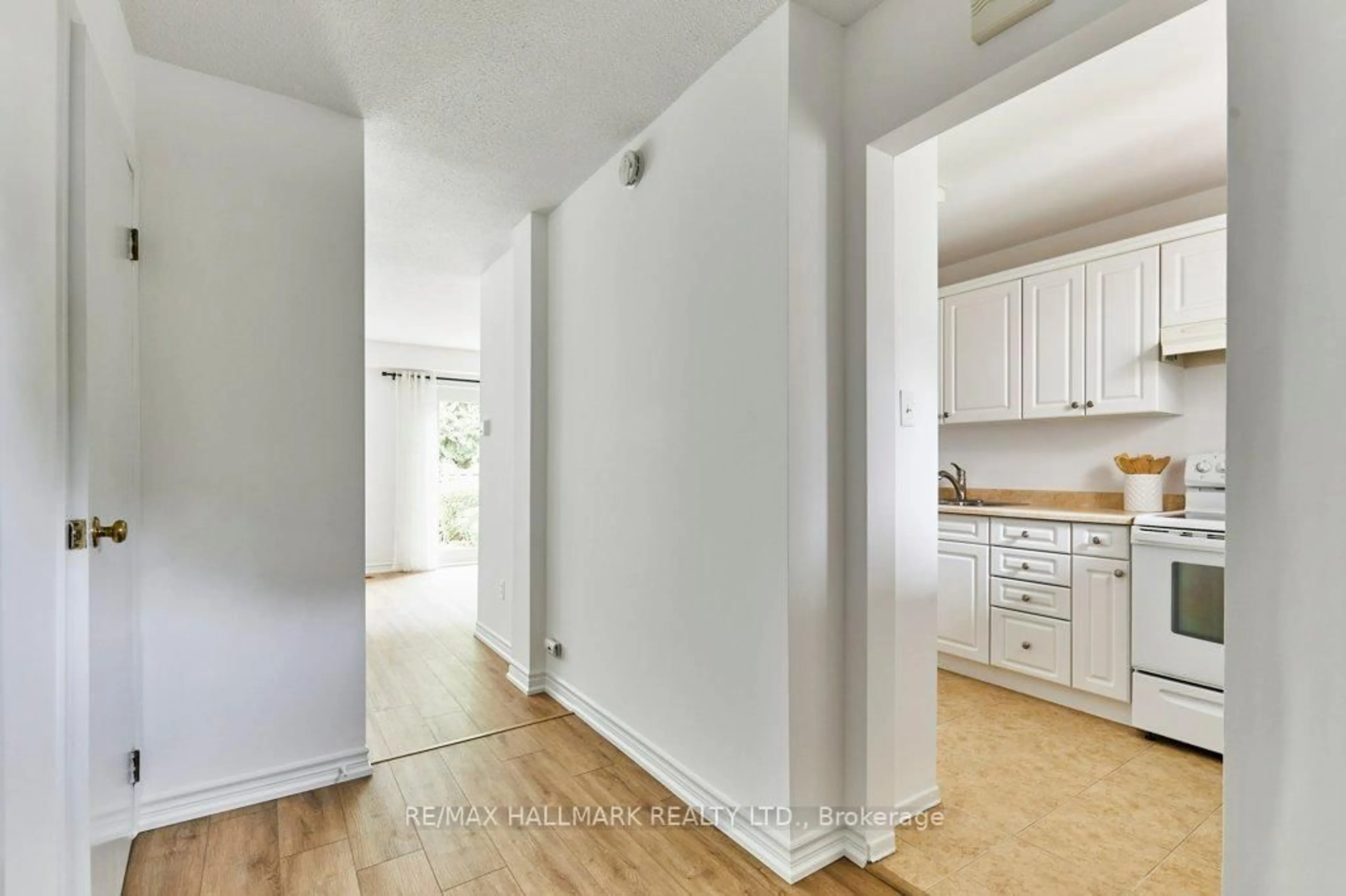Unknown for 400 Orton Pk Rd #9, Toronto Ontario M1G 3T7