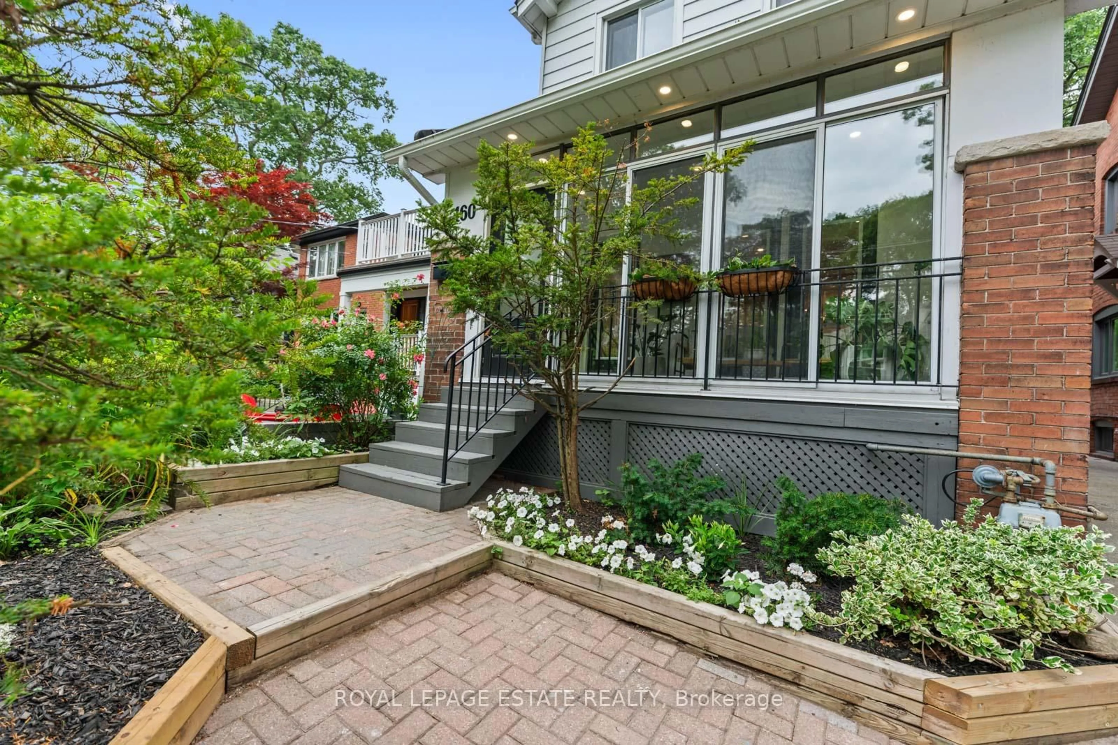 Patio, street for 160 Silver Birch Ave, Toronto Ontario M4E 3L4