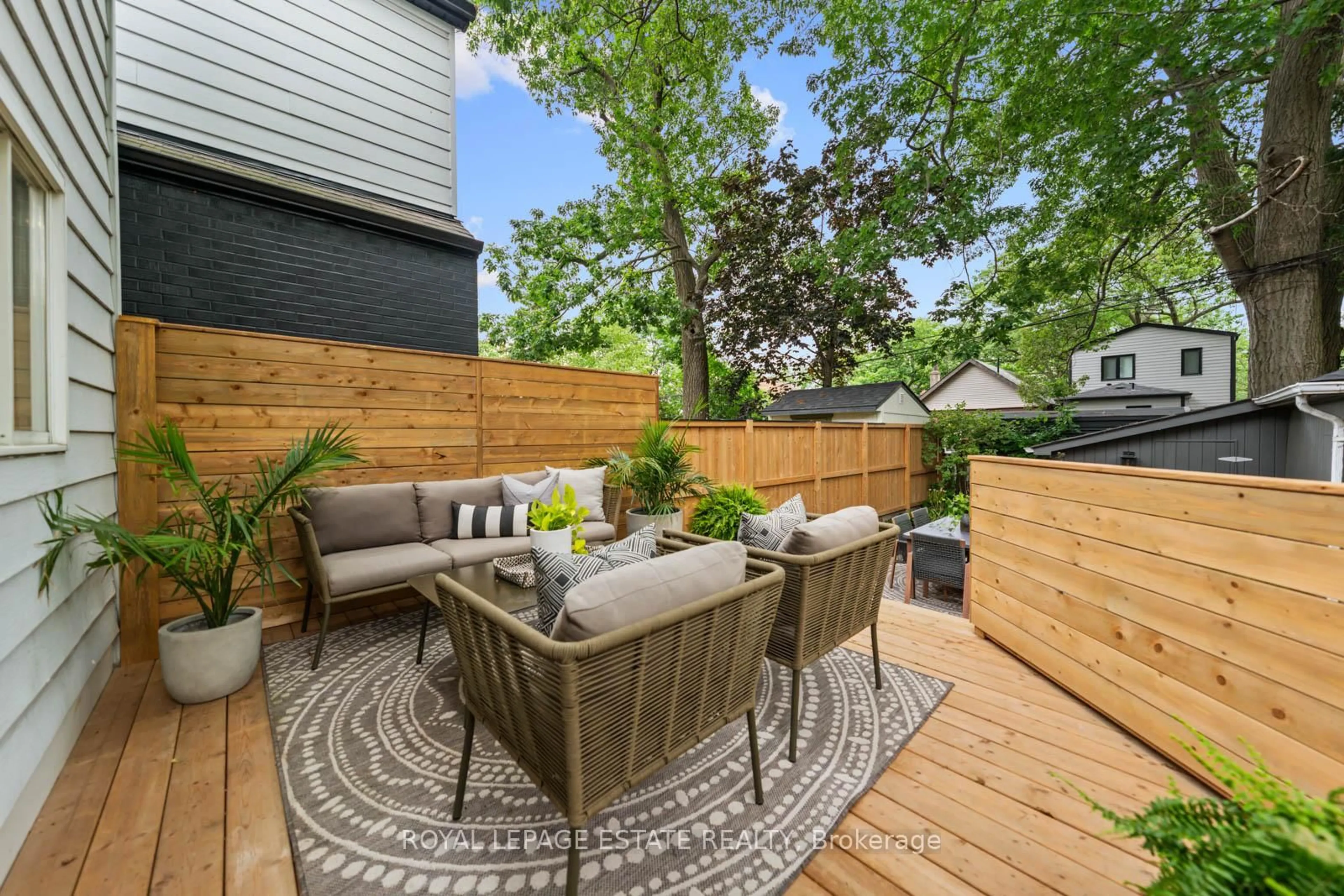 Patio, street for 160 Silver Birch Ave, Toronto Ontario M4E 3L4