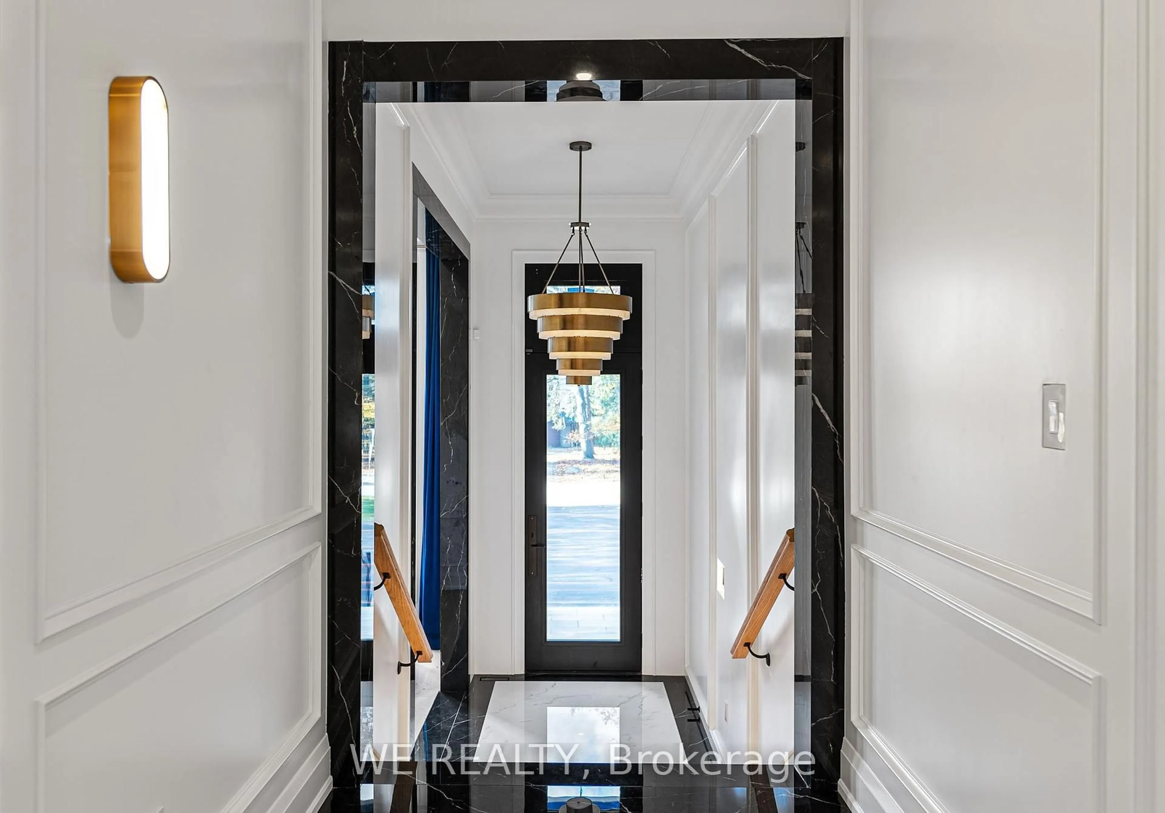 Indoor entryway for 713 Hillview Cres, Pickering Ontario L1W 2R6