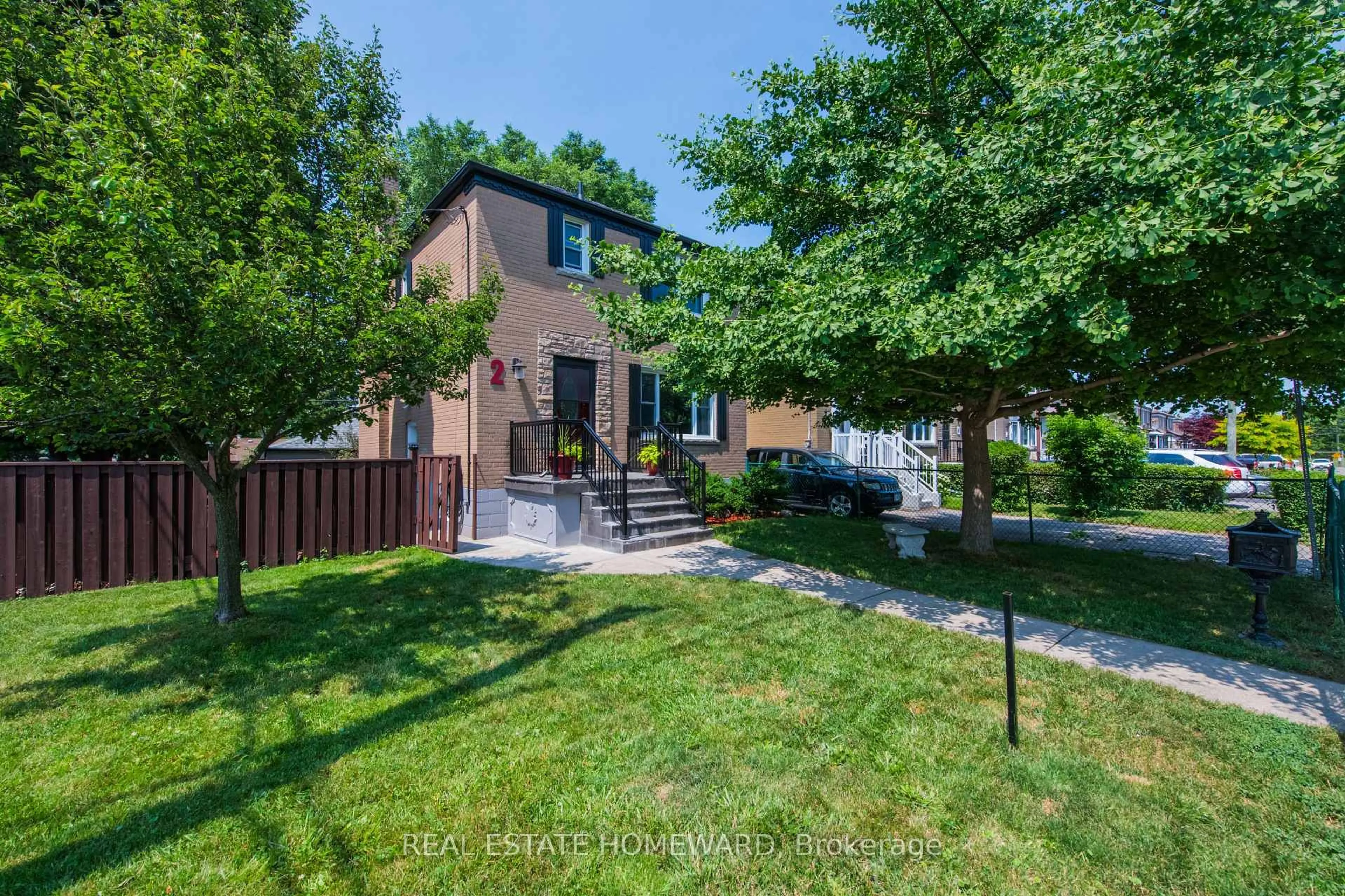 A pic from outside/outdoor area/front of a property/back of a property/a pic from drone, street for 2 Rupert St, Toronto Ontario M1K 1T4