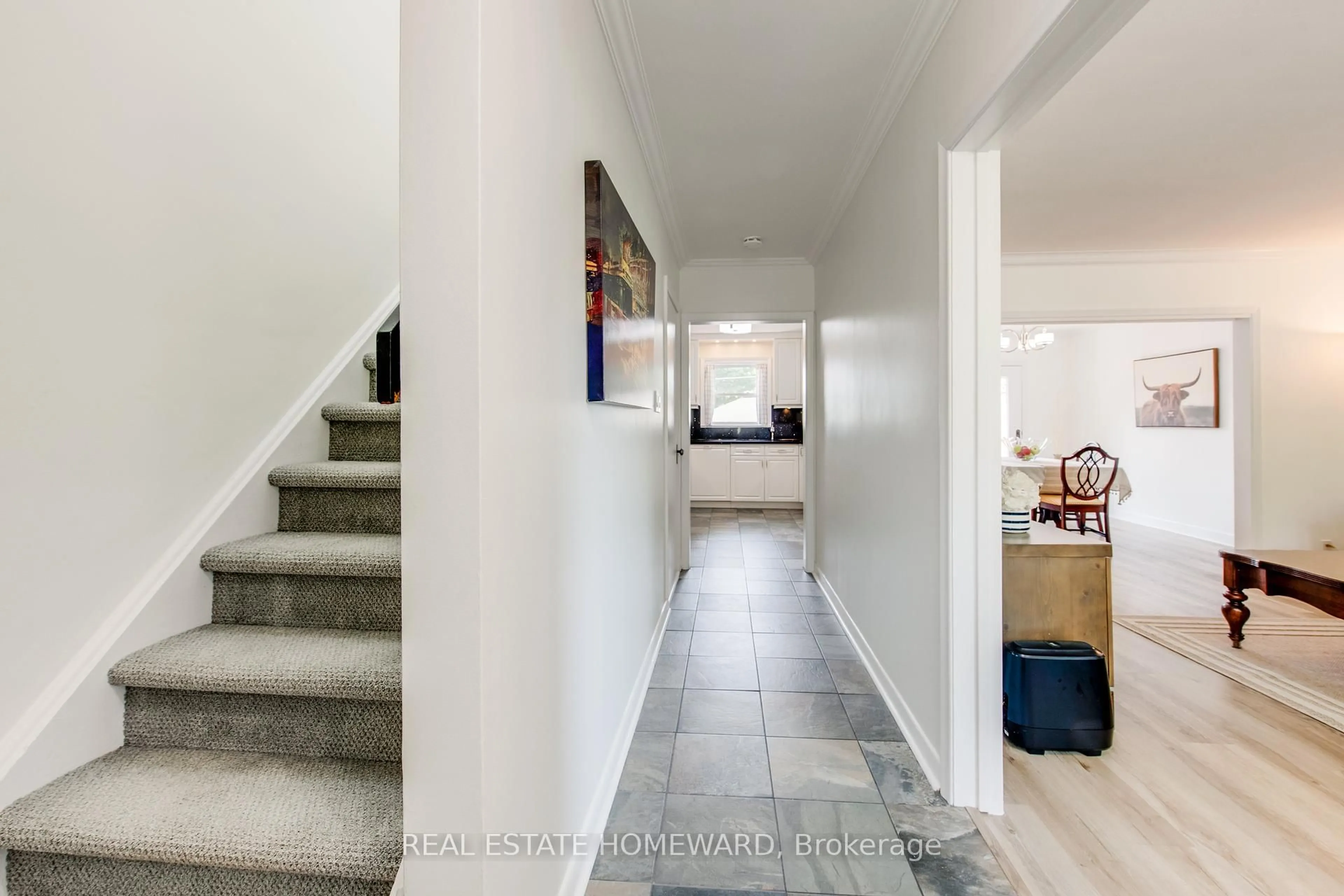Indoor entryway for 2 Rupert St, Toronto Ontario M1K 1T4