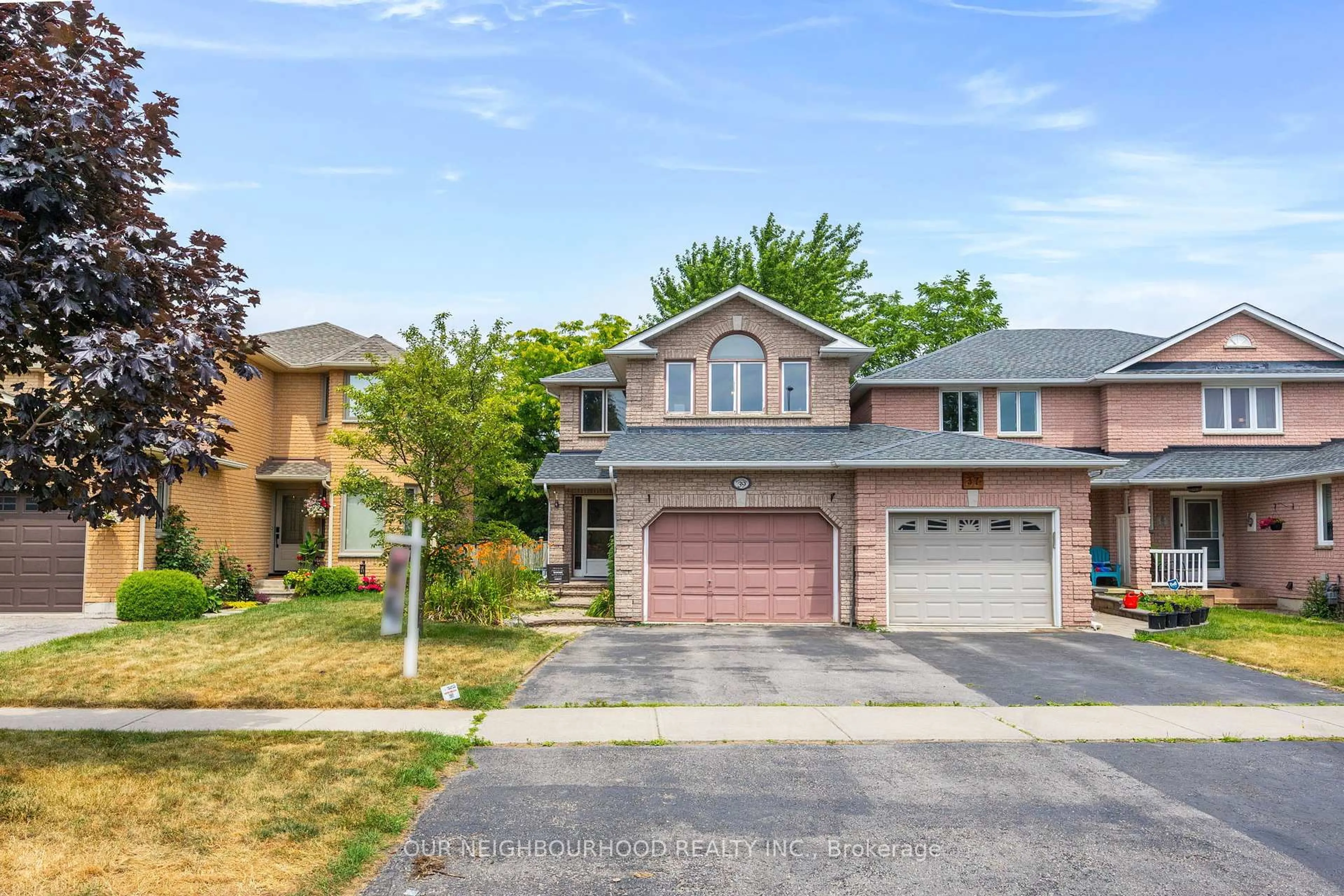 Home with brick exterior material, street for 39 Short Cres, Clarington Ontario L1E 2Z5