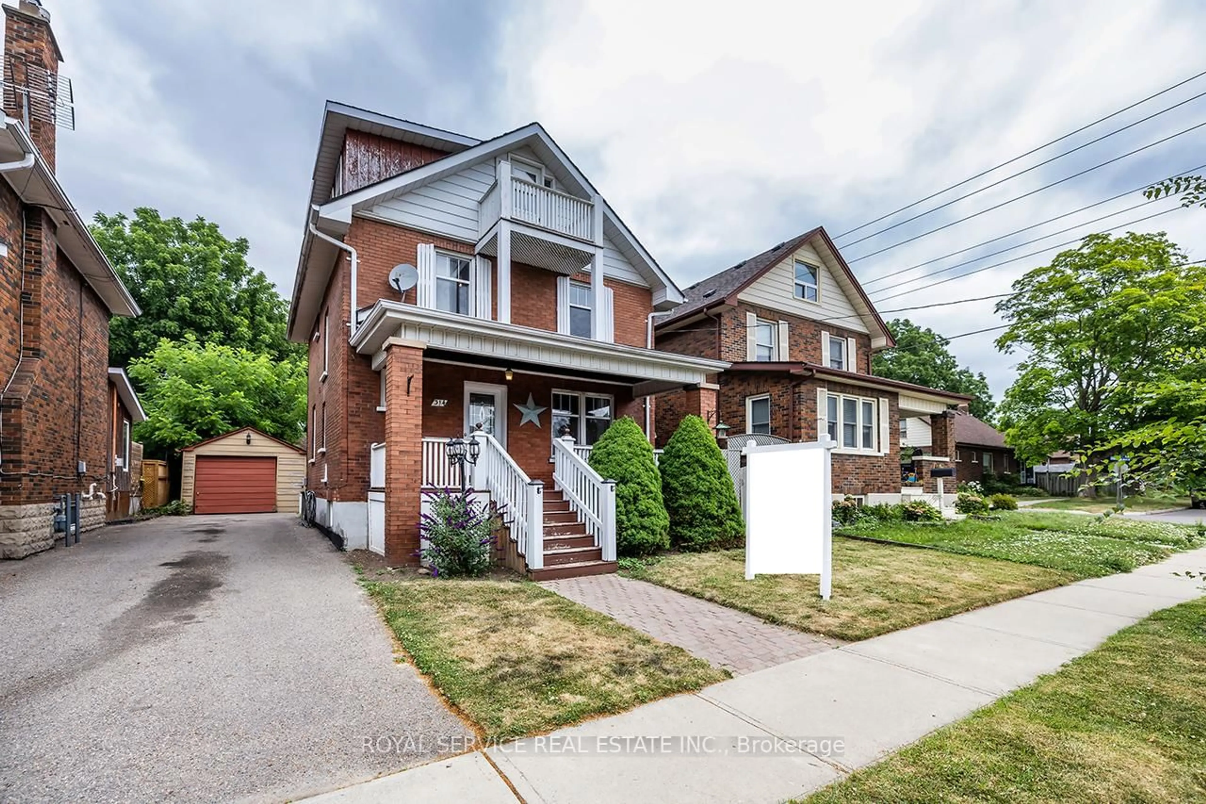 Home with brick exterior material, street for 314 Gliddon Ave, Oshawa Ontario L1H 1Z4