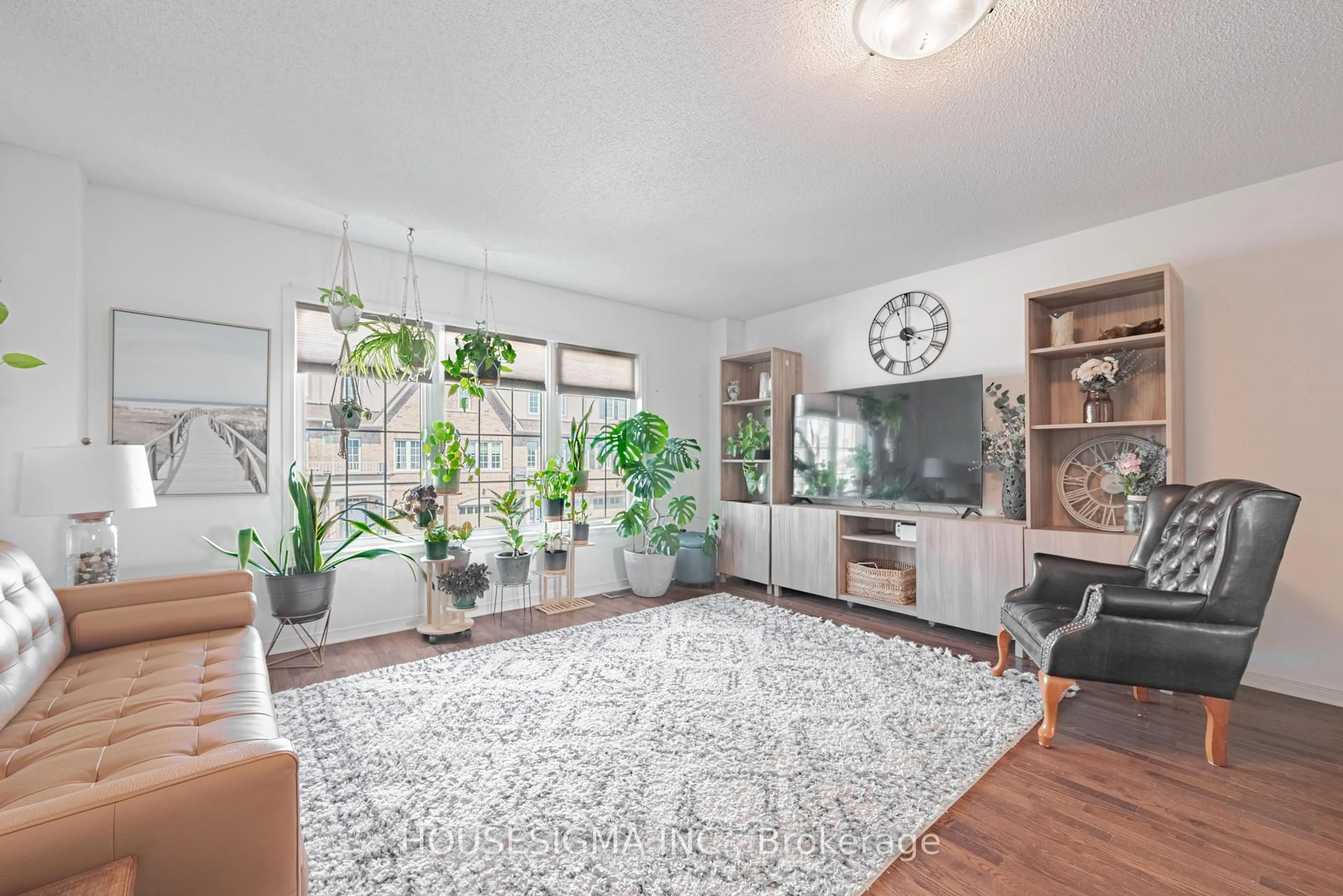 Living room with furniture, unknown for 6 Benjamin Way, Whitby Ontario L1N 0K5