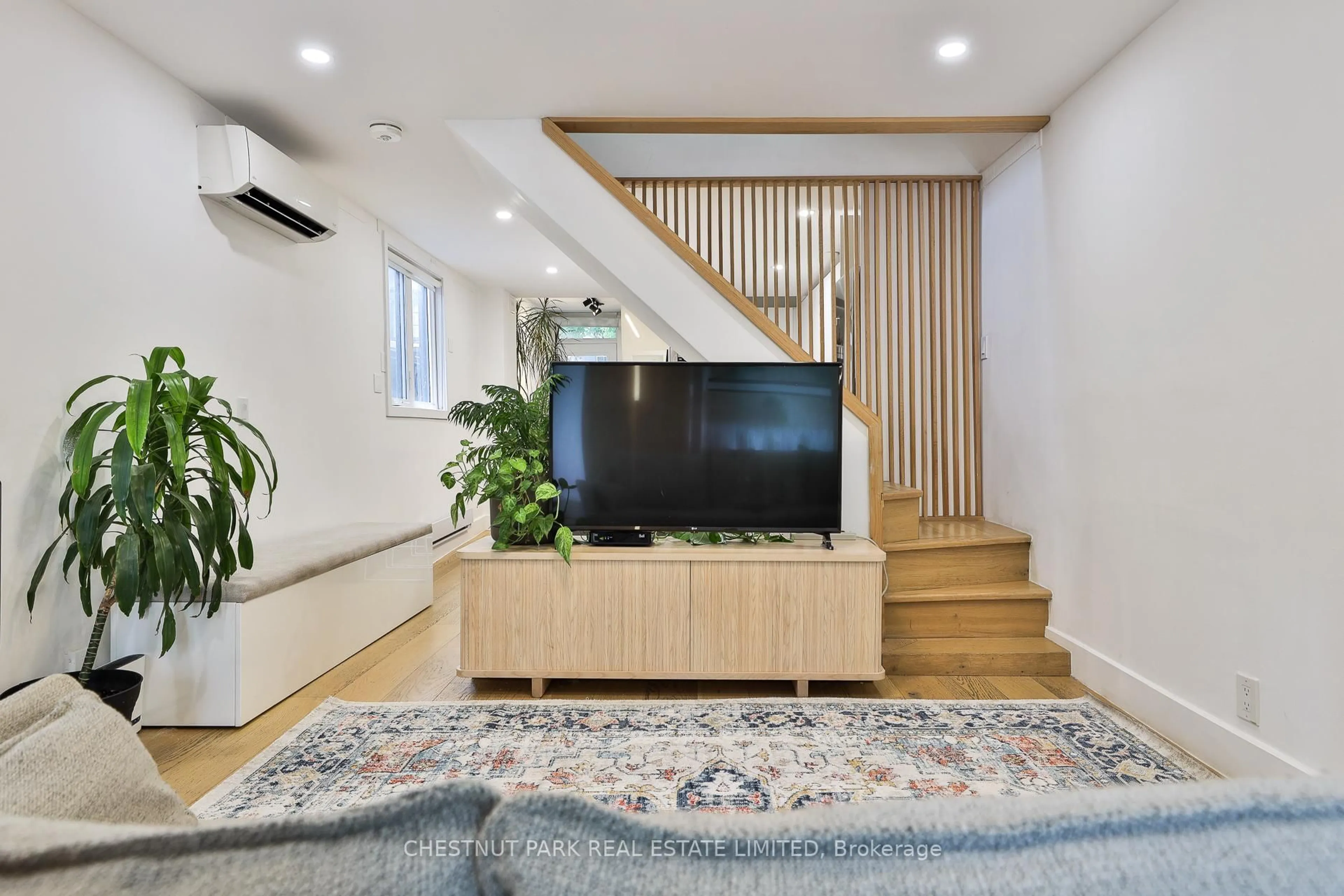 Unknown for 119 Craven Rd, Toronto Ontario M4L 2Z4