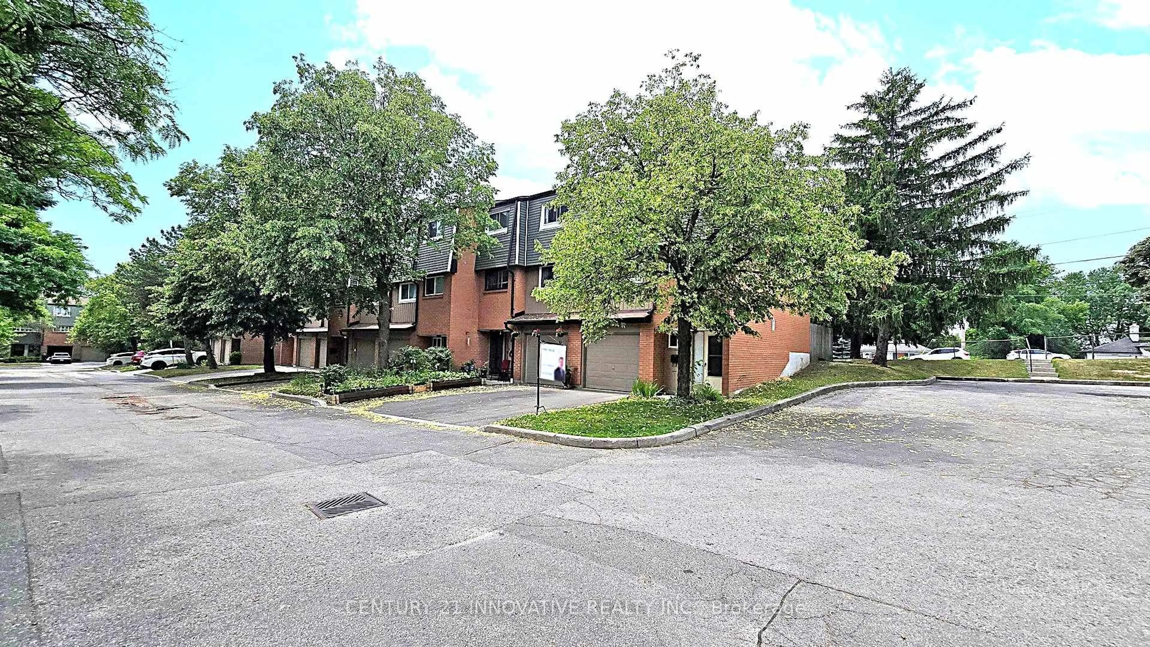 Patio, street for 1310 Fieldlight Blvd #28, Pickering Ontario L1V 2Y8