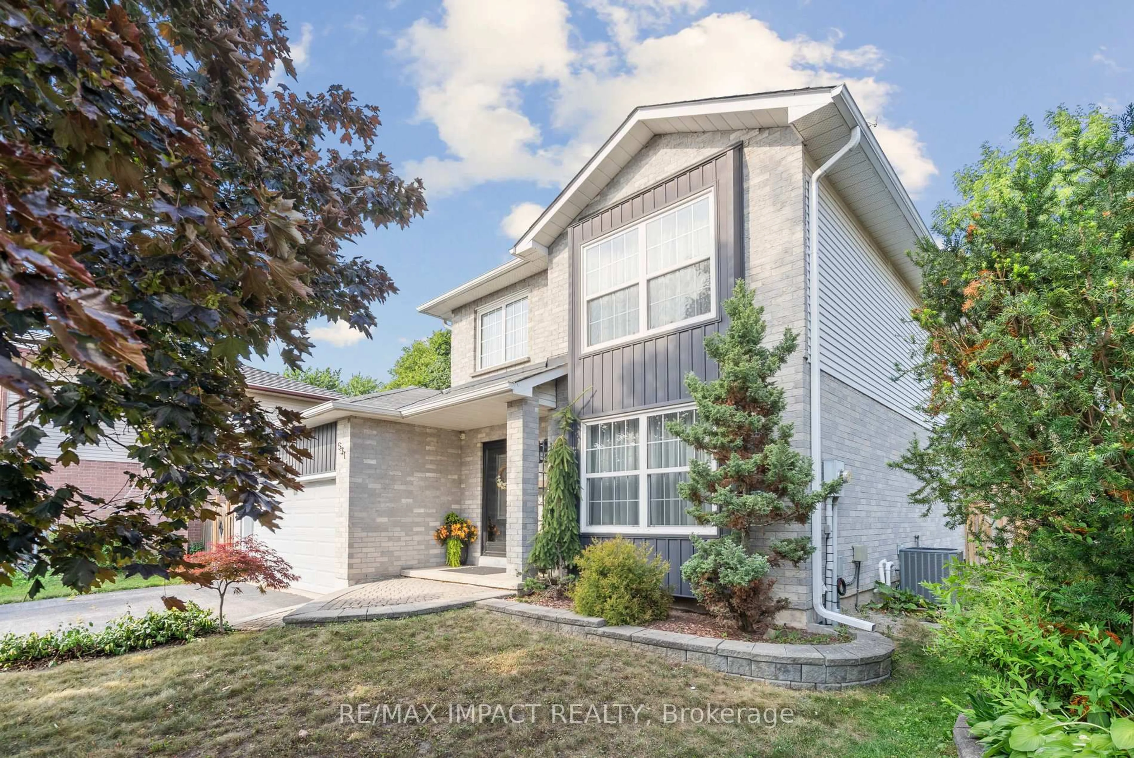 Home with vinyl exterior material, street for 531 CRIMSON Crt, Oshawa Ontario L1J 8E2