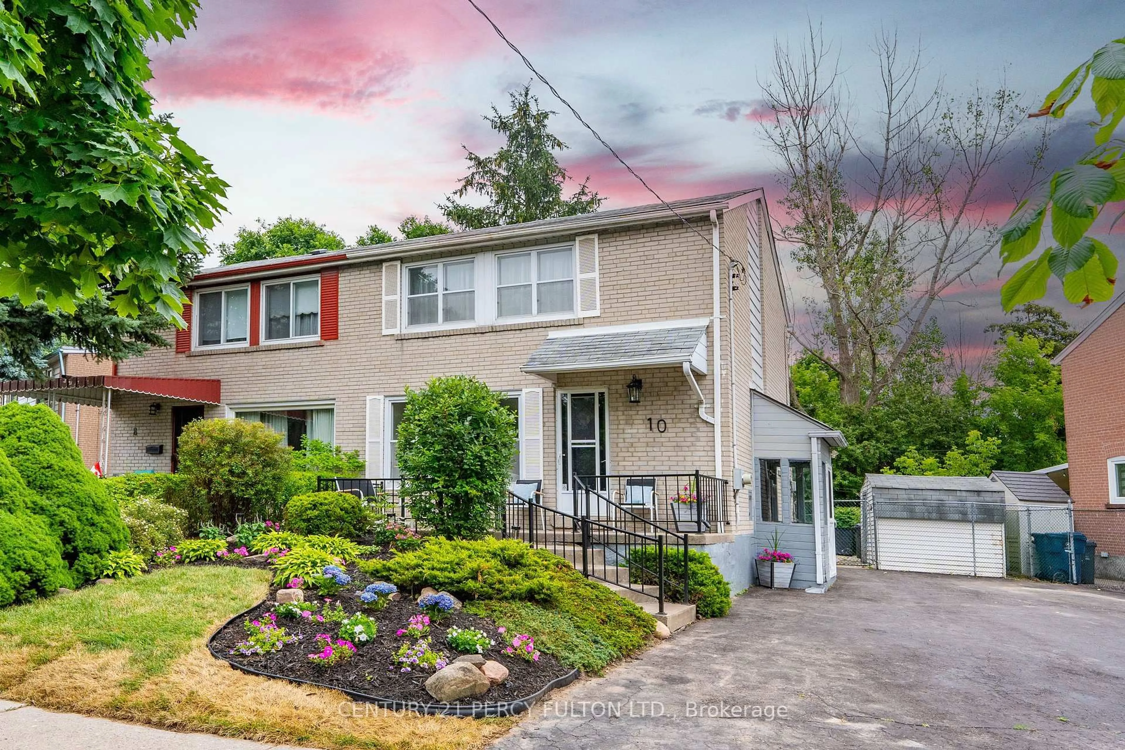 Home with vinyl exterior material, street for 10 Chestnut Cres, Toronto Ontario M1L 1Y5