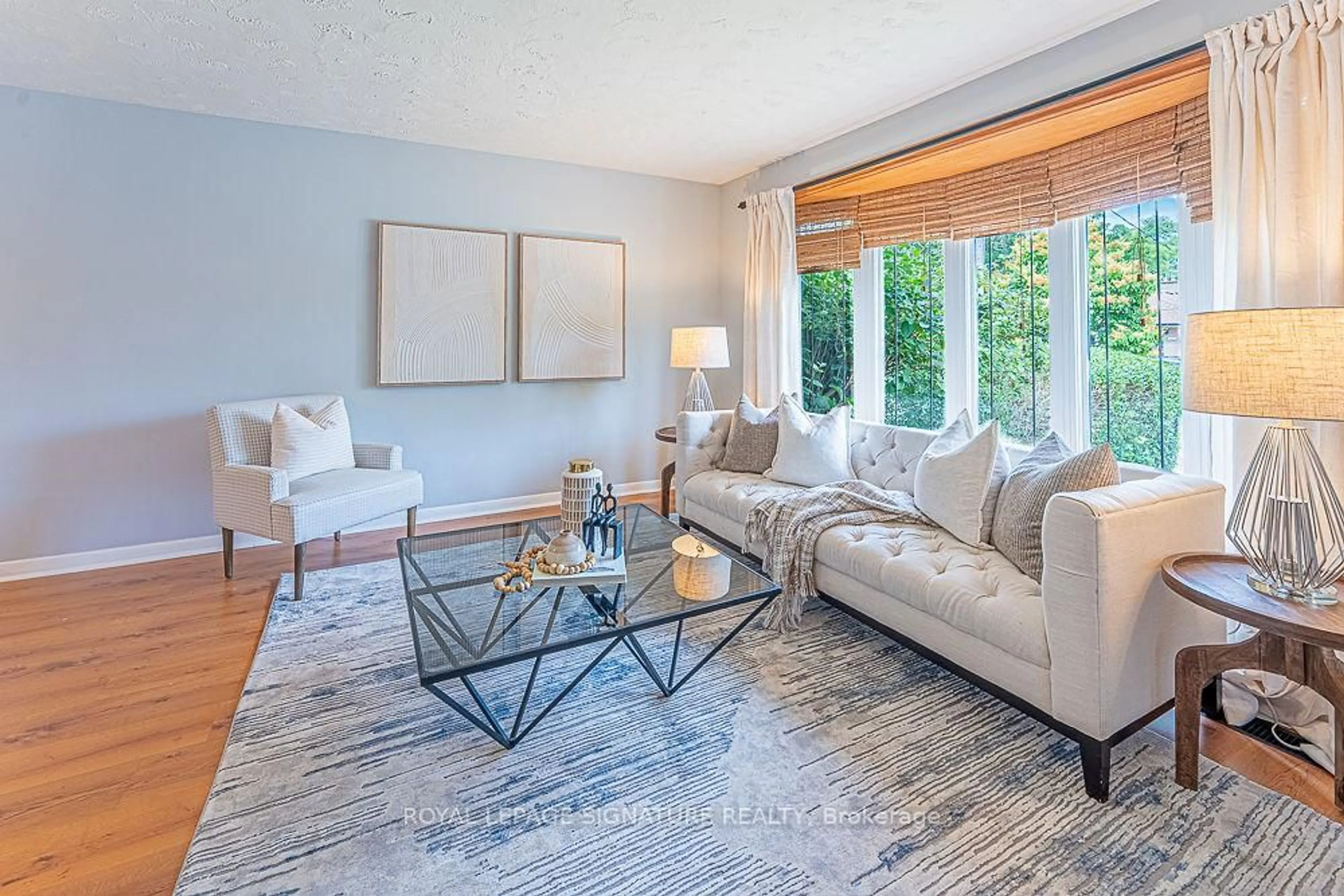 Living room with furniture, unknown for 118 Birkdale Rd, Toronto Ontario M1P 3R5