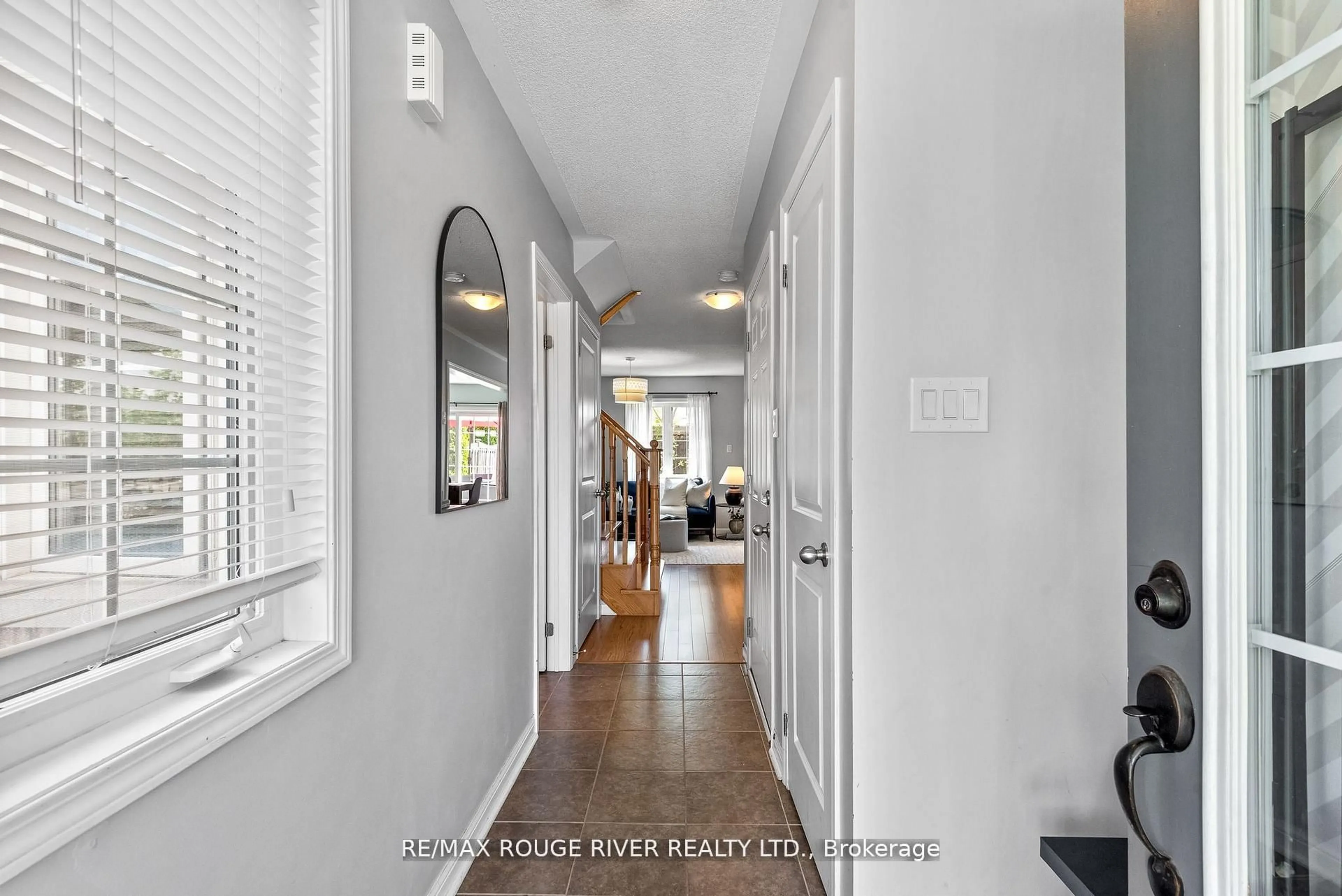 Indoor entryway for 20 Gallimere Crt, Whitby Ontario L1N 0J5