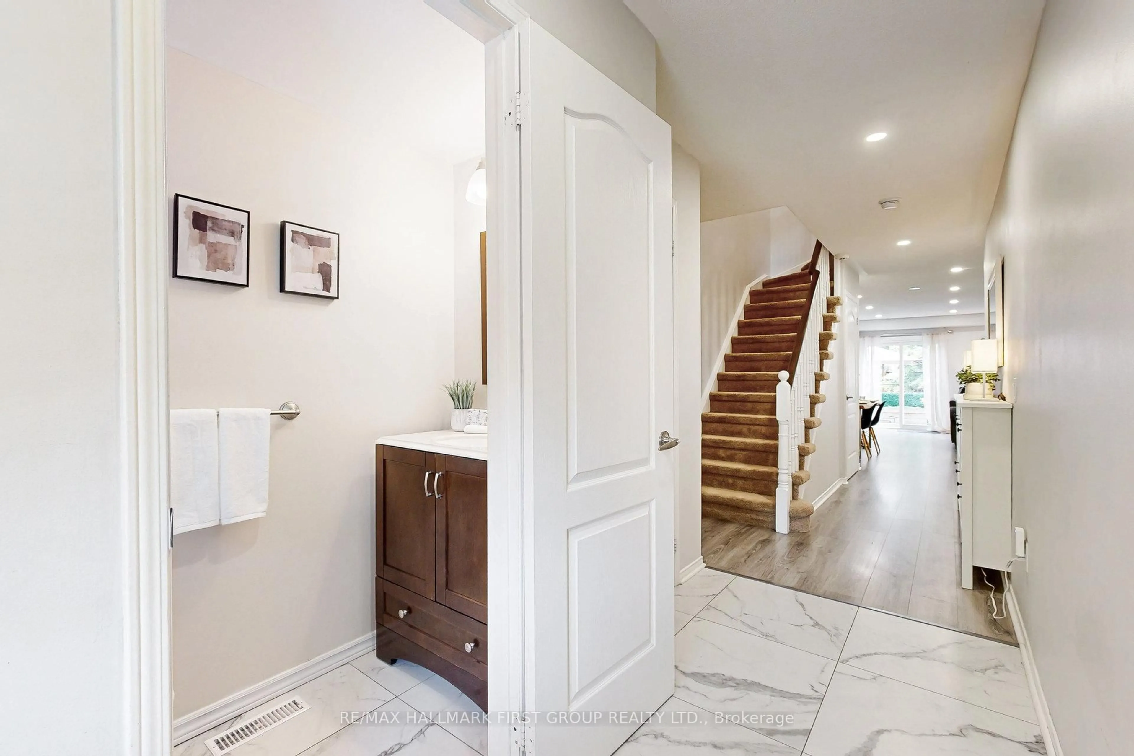 Indoor entryway for 1100 Begley St #58, Pickering Ontario L1W 4B4
