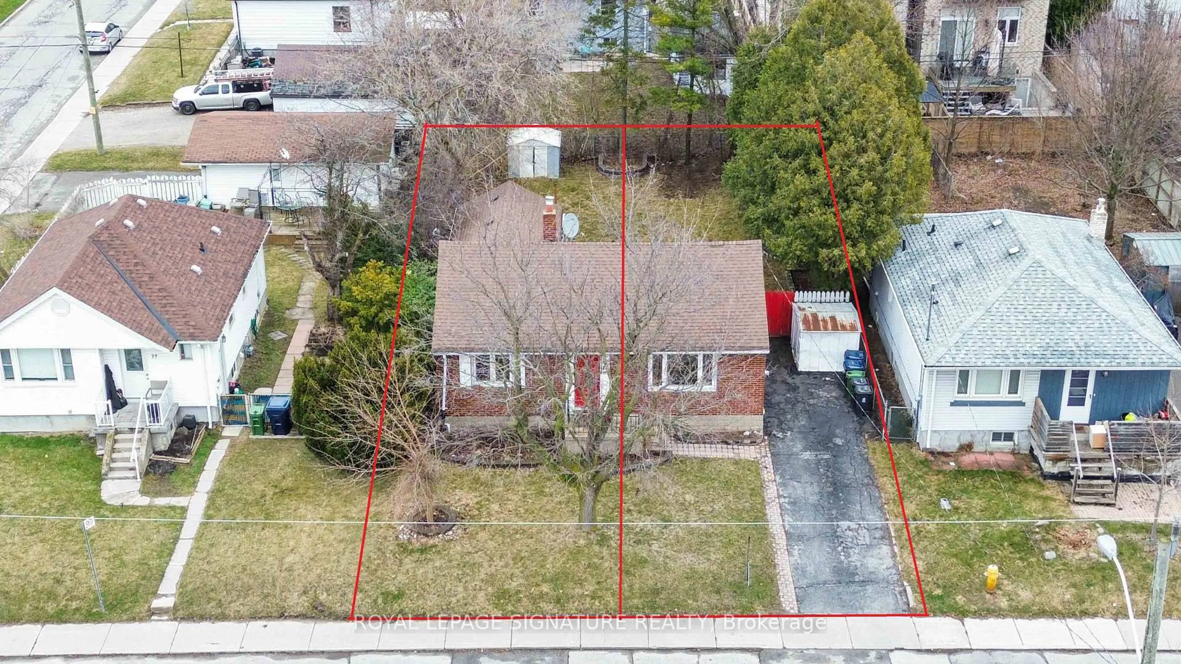 A pic from outside/outdoor area/front of a property/back of a property/a pic from drone, street for 75 Westbourne Ave, Toronto Ontario M1L 2Y3