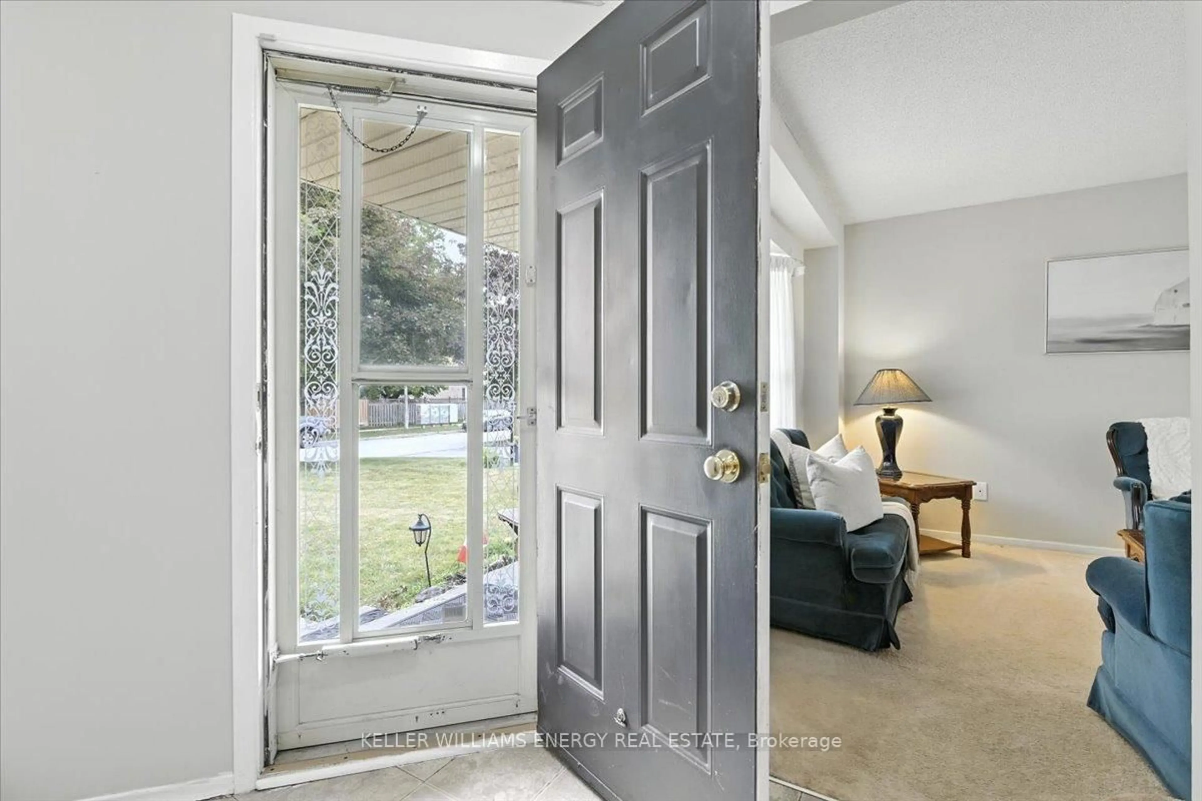 Indoor entryway for 50 Plowman Dr, Ajax Ontario L1S 6R9