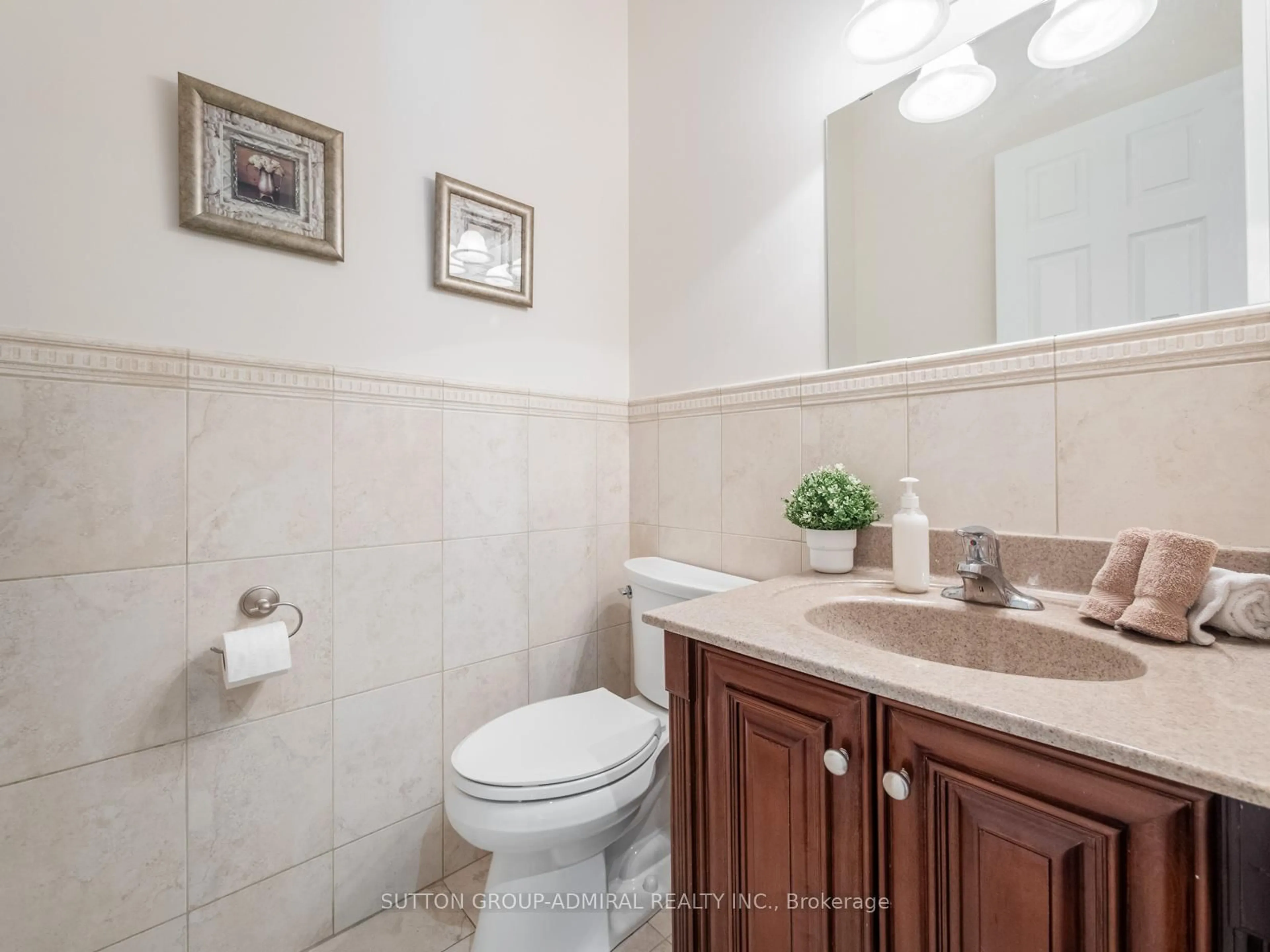 Standard bathroom, ceramic/tile floor for 54 Cedar Brae Blvd, Toronto Ontario M1J 2K5