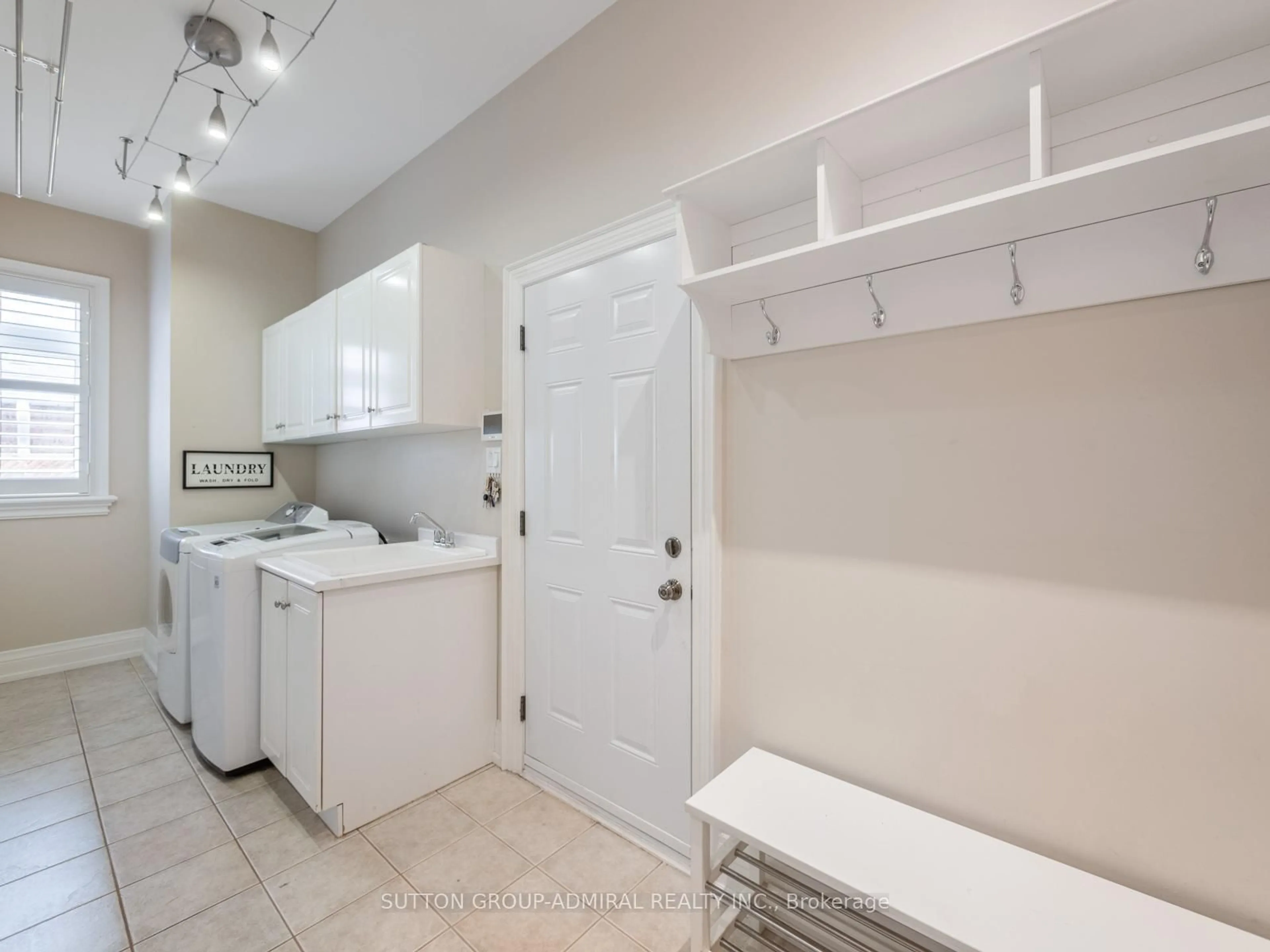 Laundry room for 54 Cedar Brae Blvd, Toronto Ontario M1J 2K5